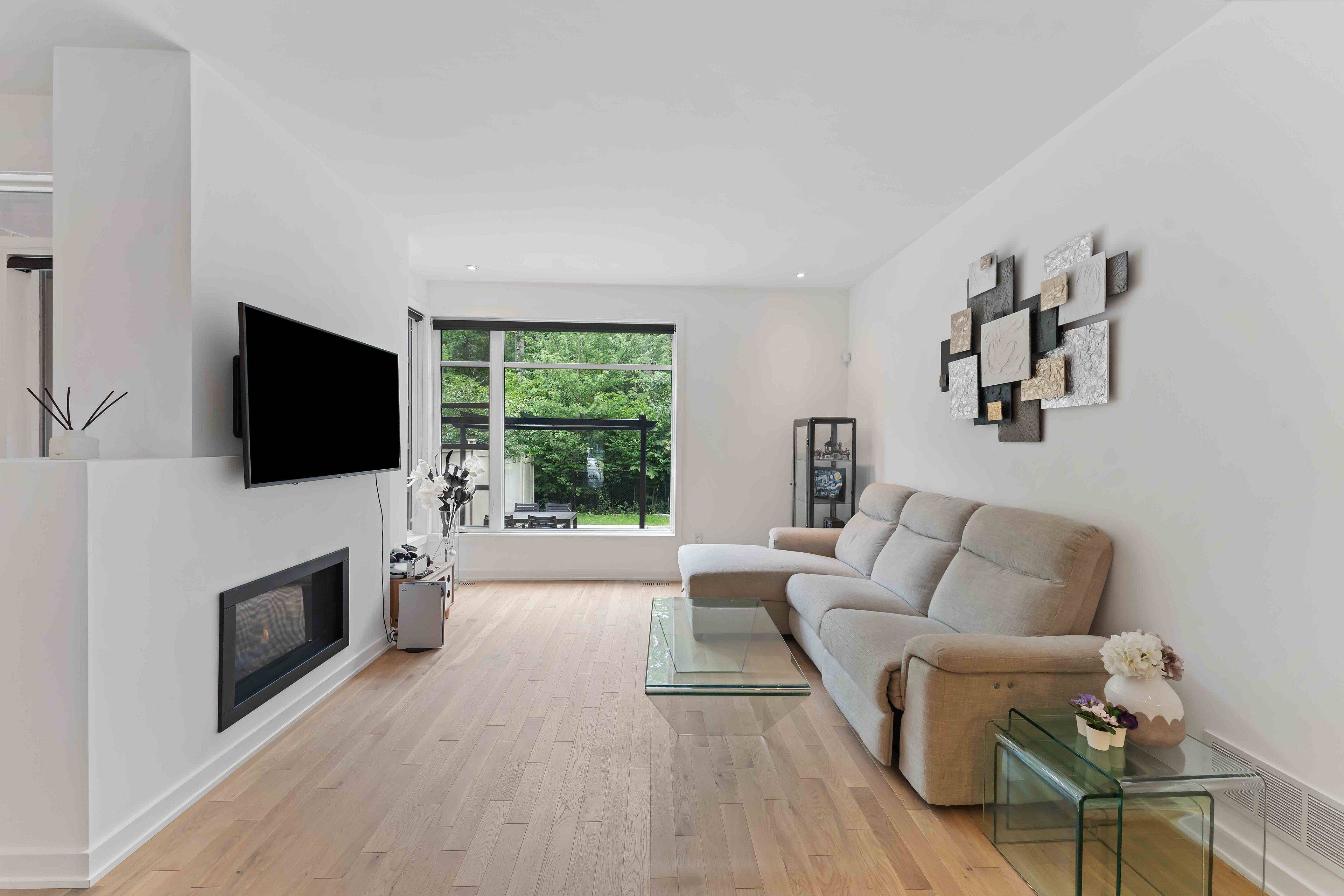 Blossom Park - Airport And Area, ON K1X 0B6,192 LARIMAR CIR