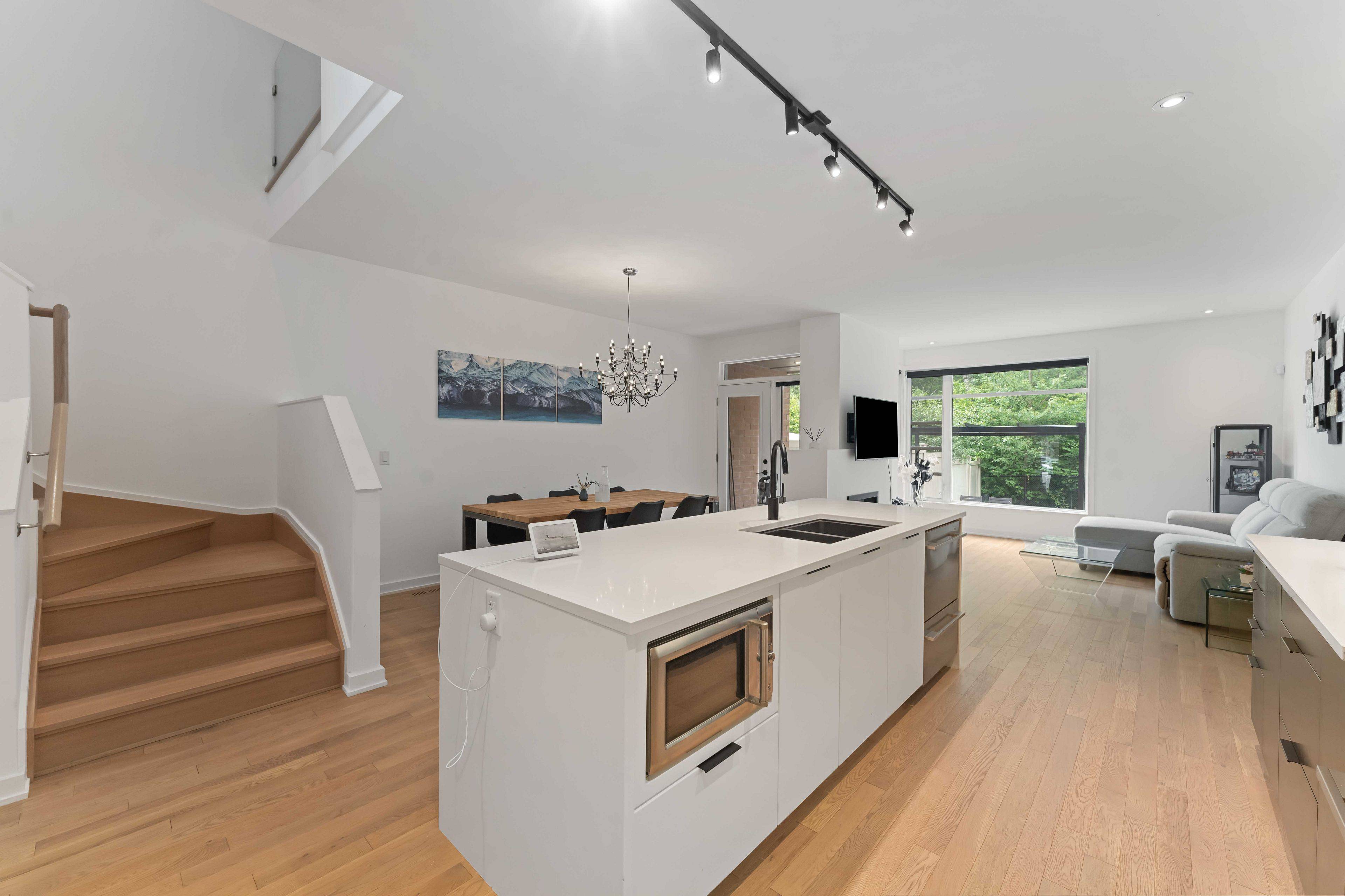 Blossom Park - Airport And Area, ON K1X 0B6,192 LARIMAR CIR