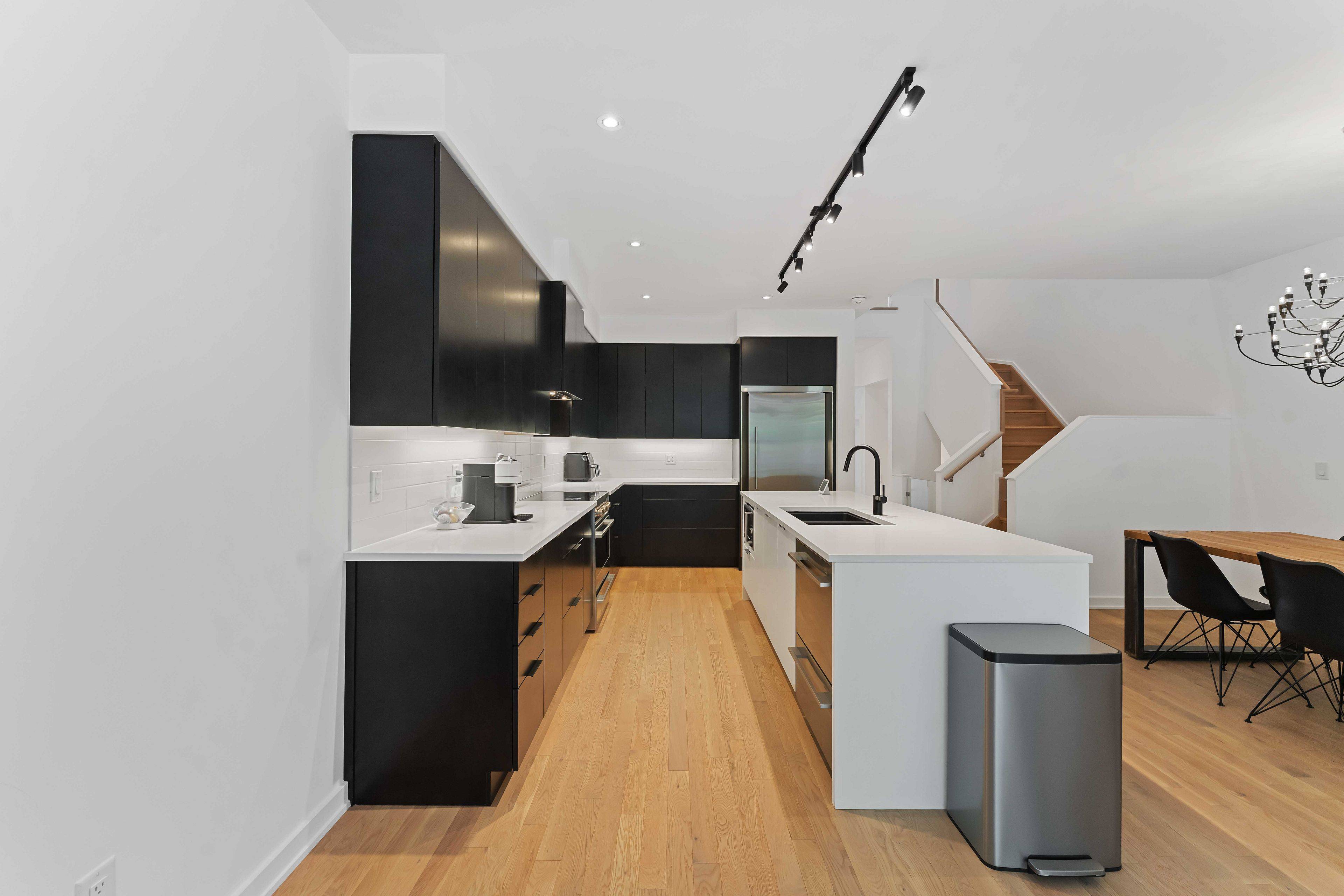 Blossom Park - Airport And Area, ON K1X 0B6,192 LARIMAR CIR