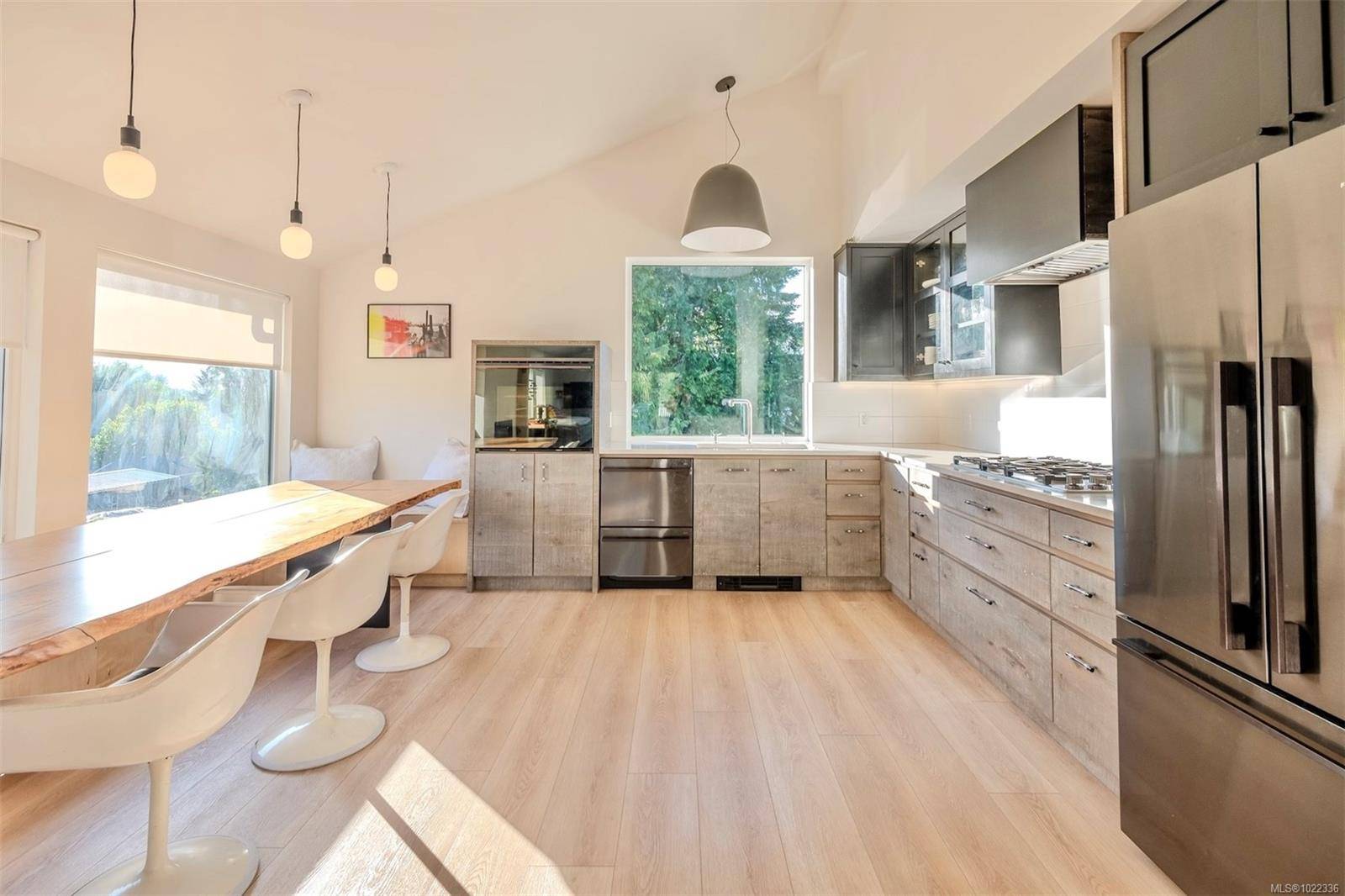 Tofino, BC V0R 2Z0,260 Neill St