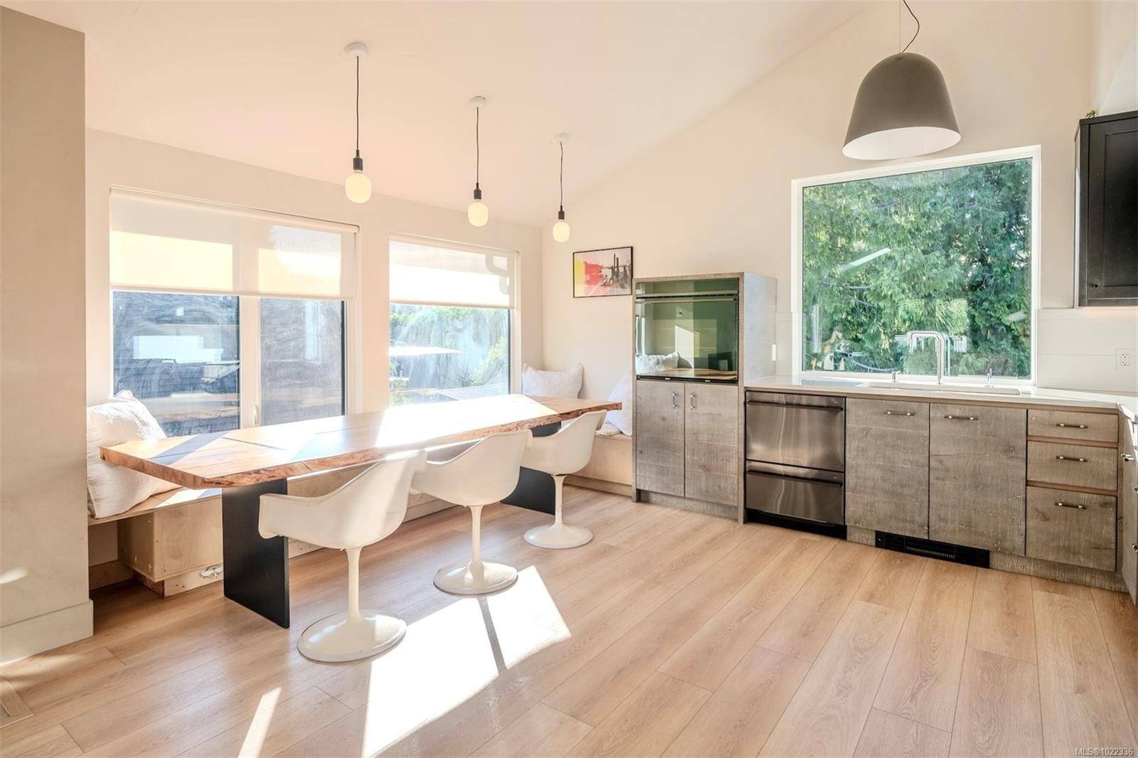 Tofino, BC V0R 2Z0,260 Neill St