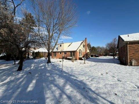 Rochester Hills, MI 48307,2132 Winchester RD