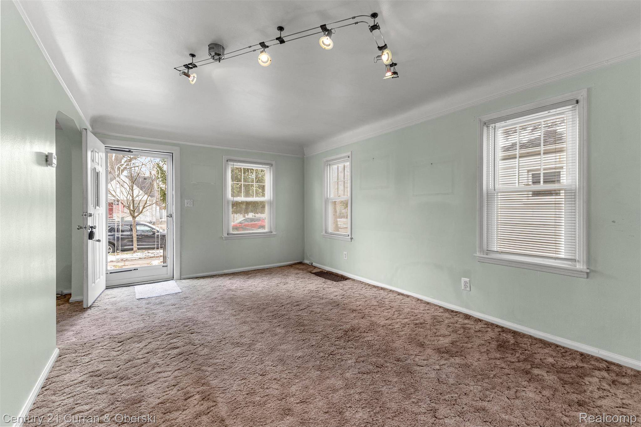 Dearborn, MI 48124,24420 Calvin ST