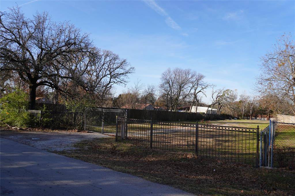 Dallas, TX 75217,1221 Bloomfield Drive