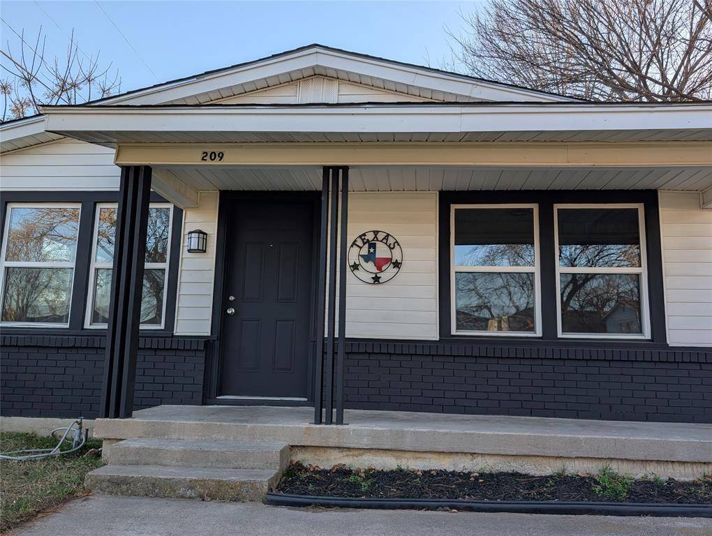 Hurst, TX 76053,209 CEDAR Street