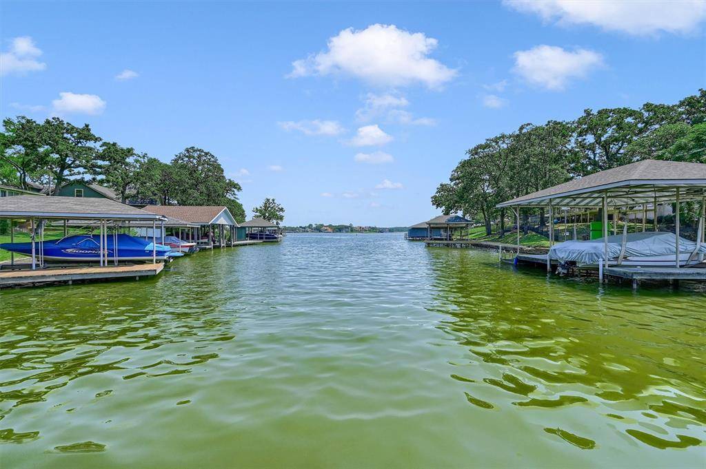 Lake Kiowa, TX 76240,203 W Kiowa Drive