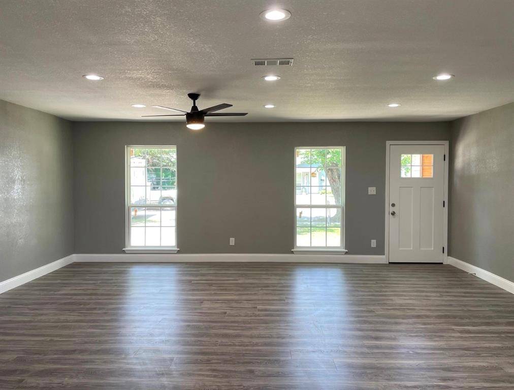 Grand Prairie, TX 75051,225 E Coral Way