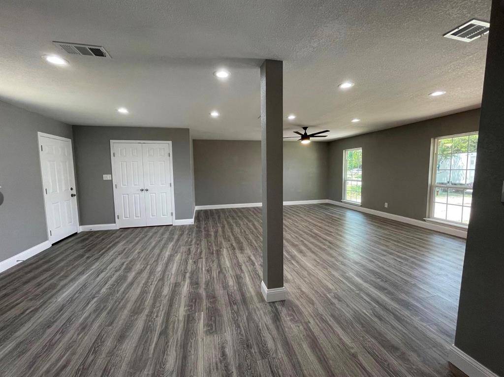 Grand Prairie, TX 75051,225 E Coral Way