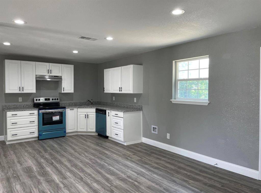 Grand Prairie, TX 75051,225 E Coral Way