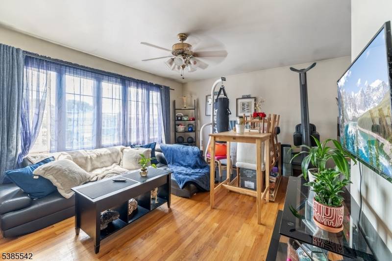 Bayonne City, NJ 07002,147 W 52nd Street