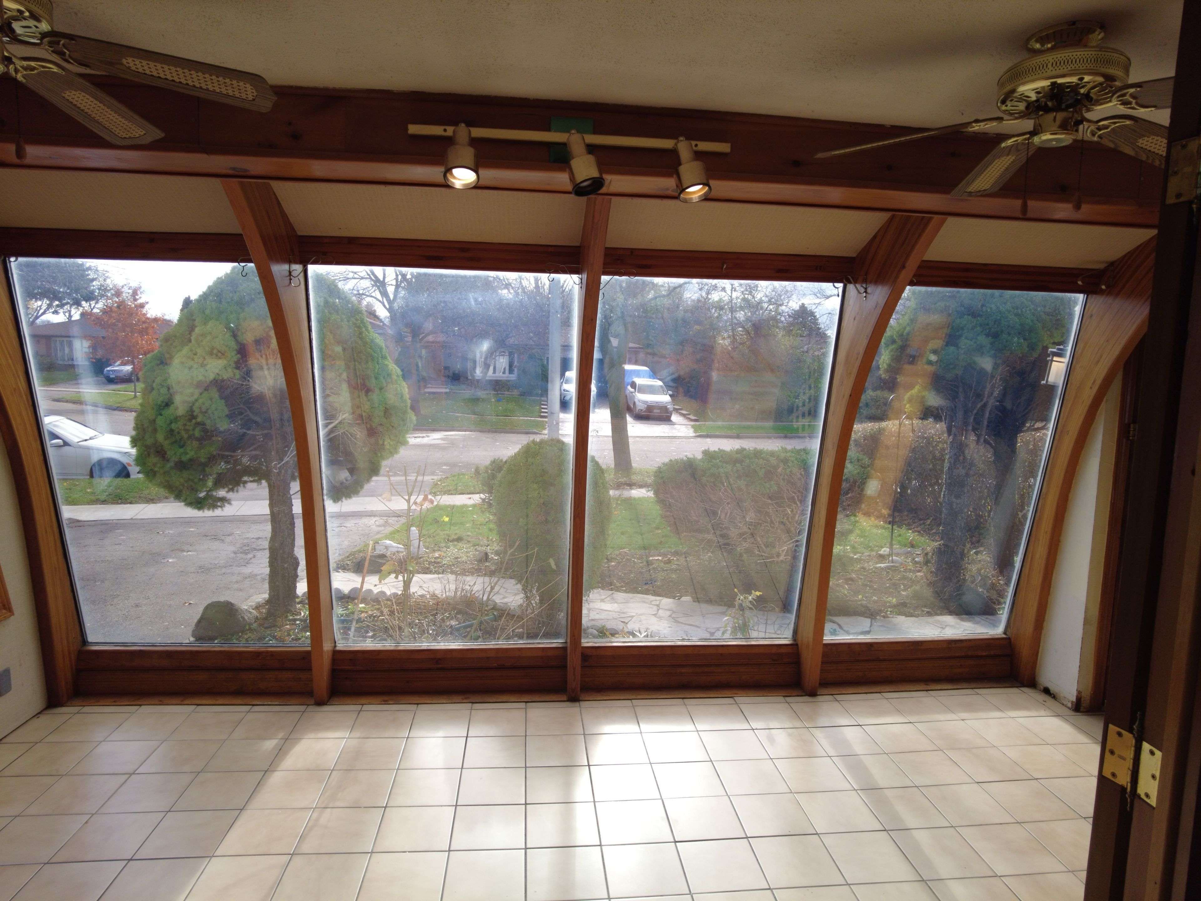 Toronto E09, ON M1E 4J7,76 Sealstone TER