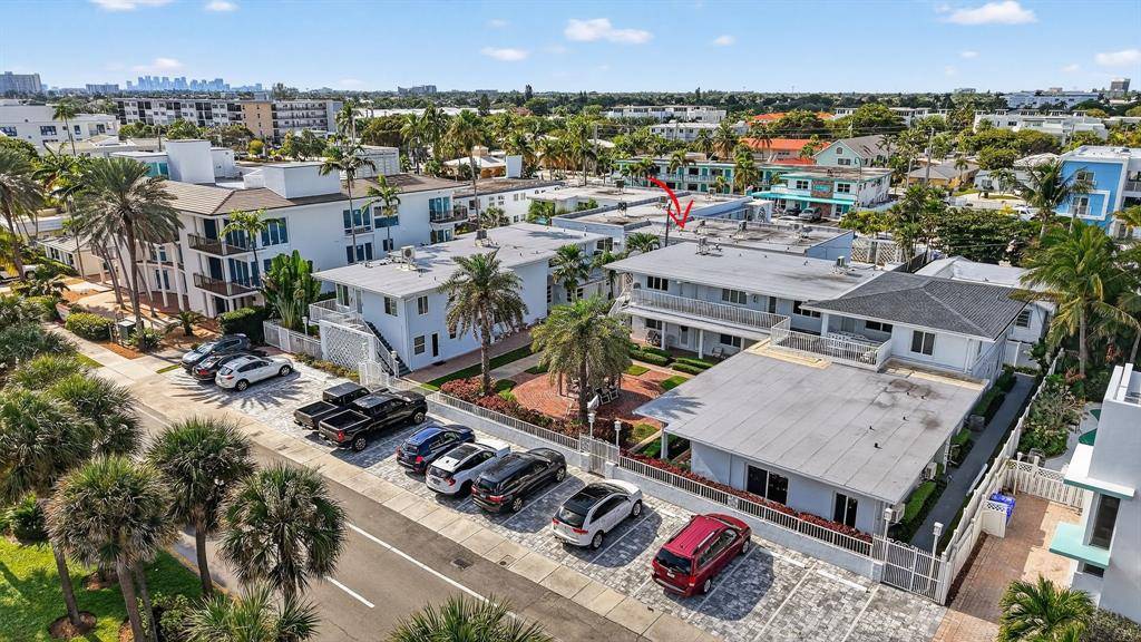 Lauderdale By The Sea, FL 33308,4228 N Ocean Dr #9