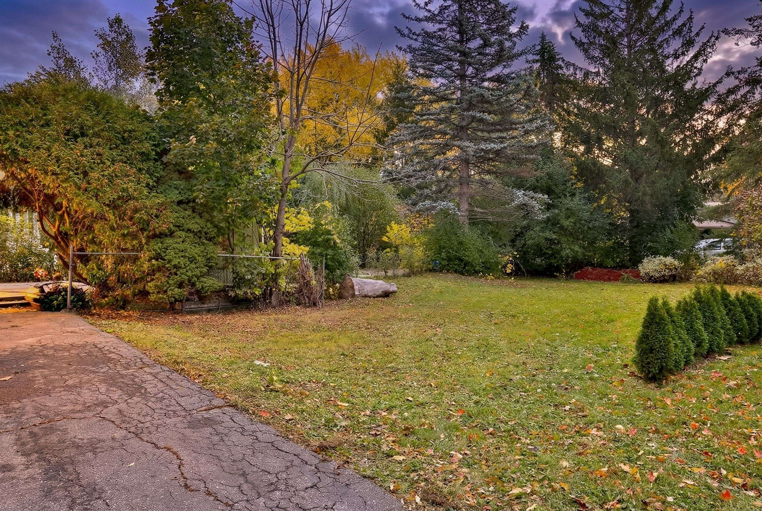 Newmarket, ON L3Y 3H2,165 Carlson DR