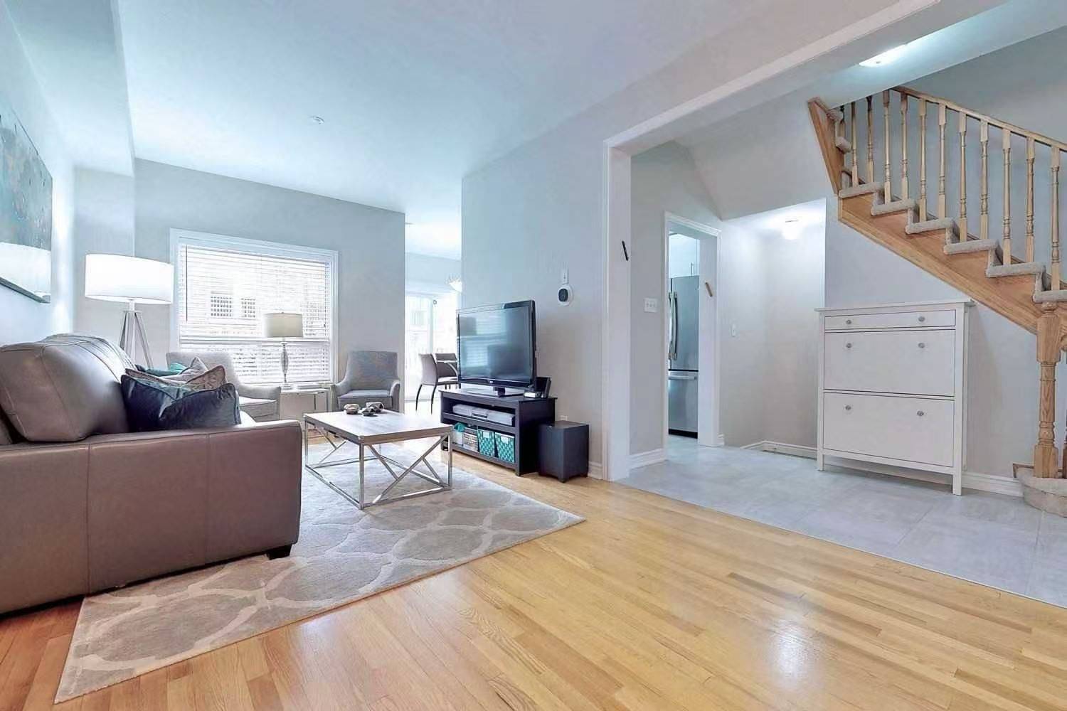 Richmond Hill, ON L4S 2A2,20 Firwood DR