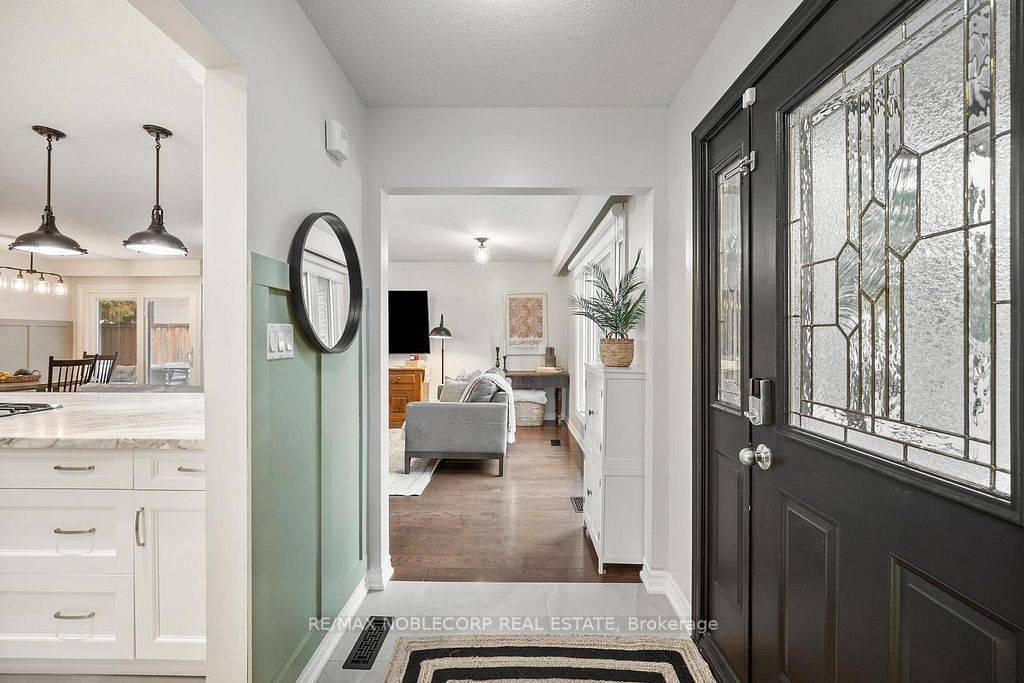 New Tecumseth, ON L9R 1C2,42 Mitchell AVE