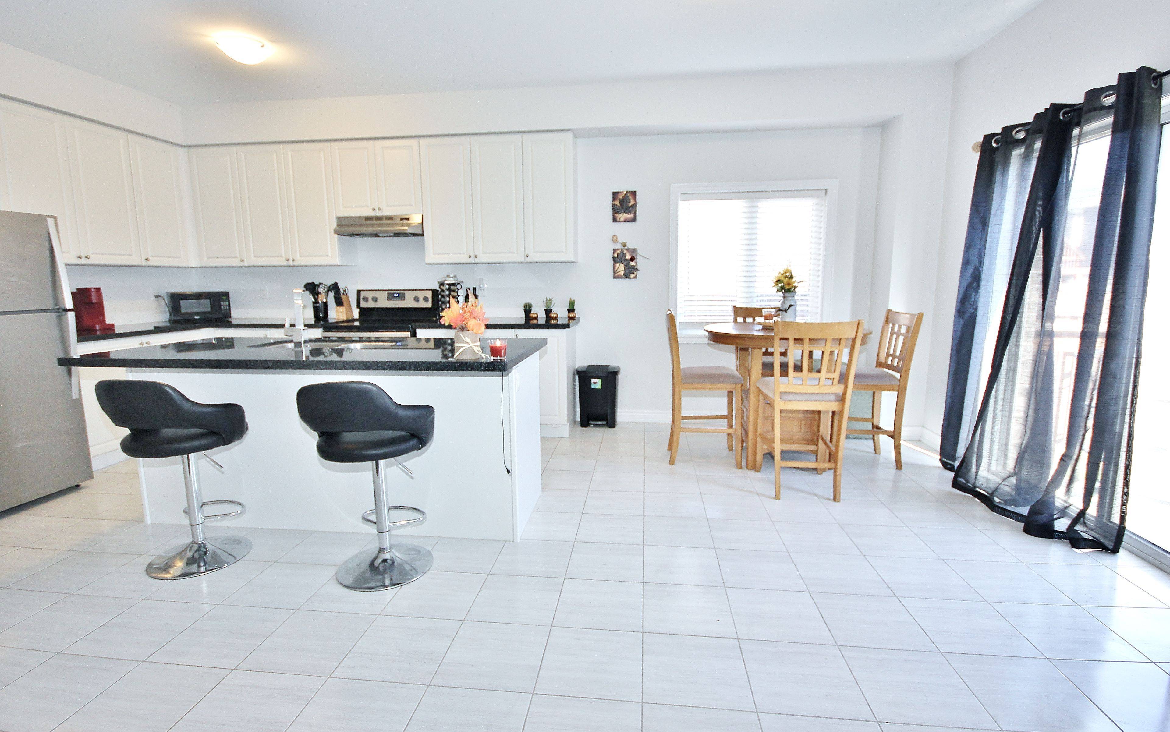 Innisfil, ON L9S 0J9,1509 Angus ST