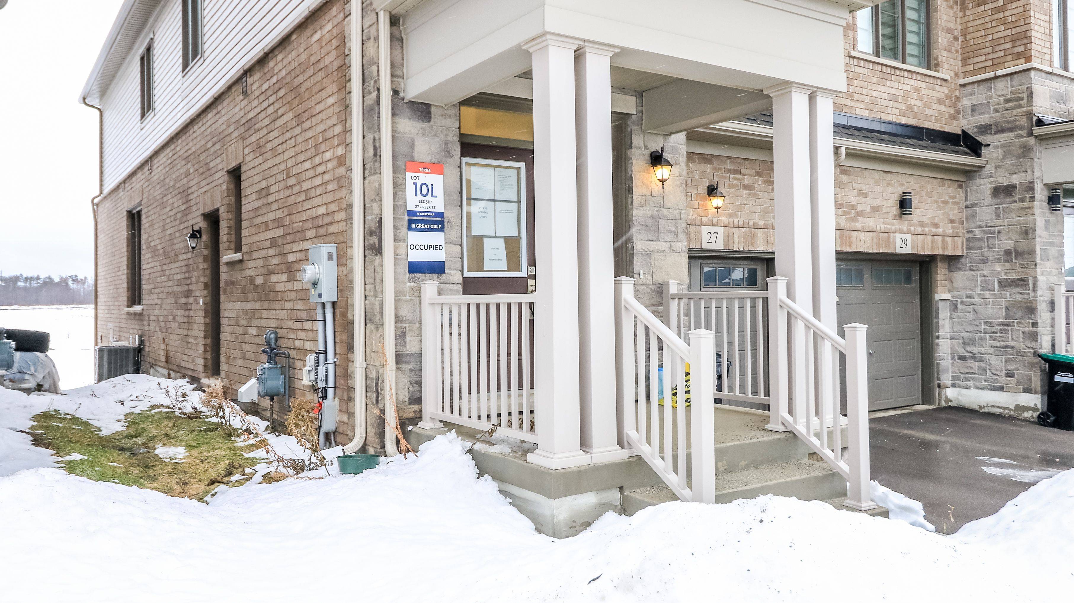 Barrie, ON L9J 0R4,27 Greer ST