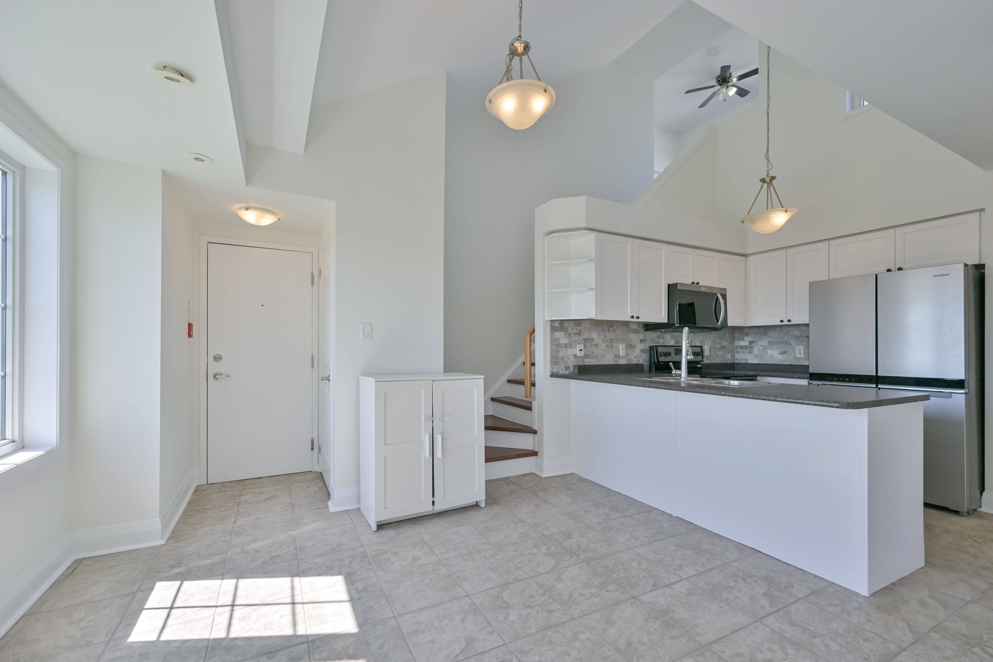 Mississauga, ON L5B 0B2,575 Dundas ST W #3