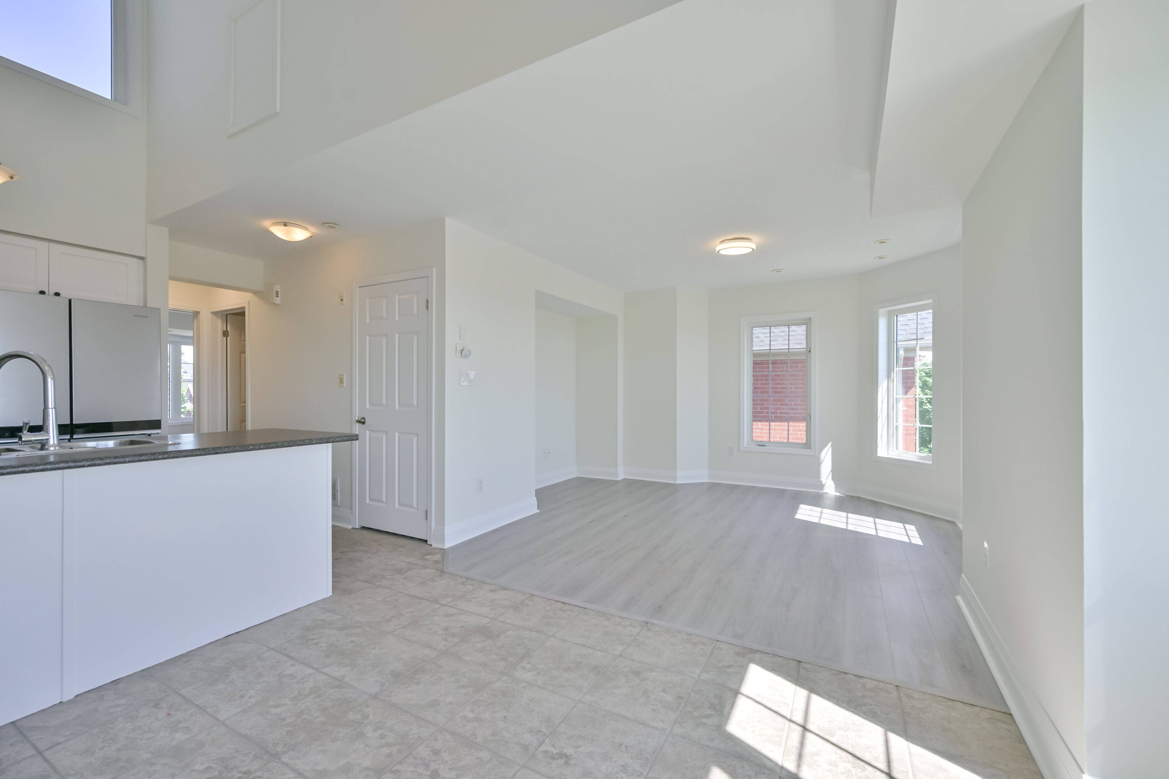 Mississauga, ON L5B 0B2,575 Dundas ST W #3