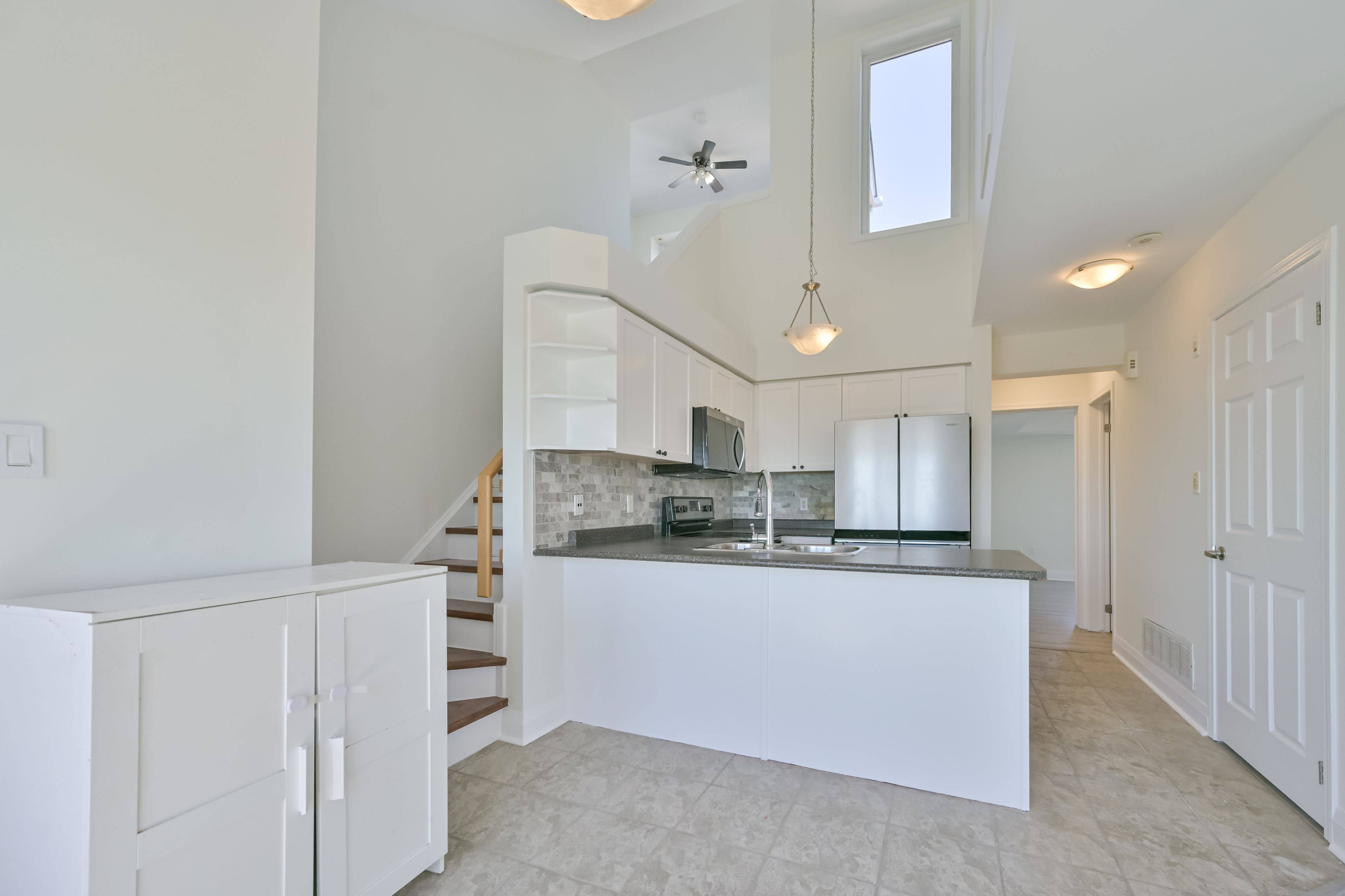 Mississauga, ON L5B 0B2,575 Dundas ST W #3