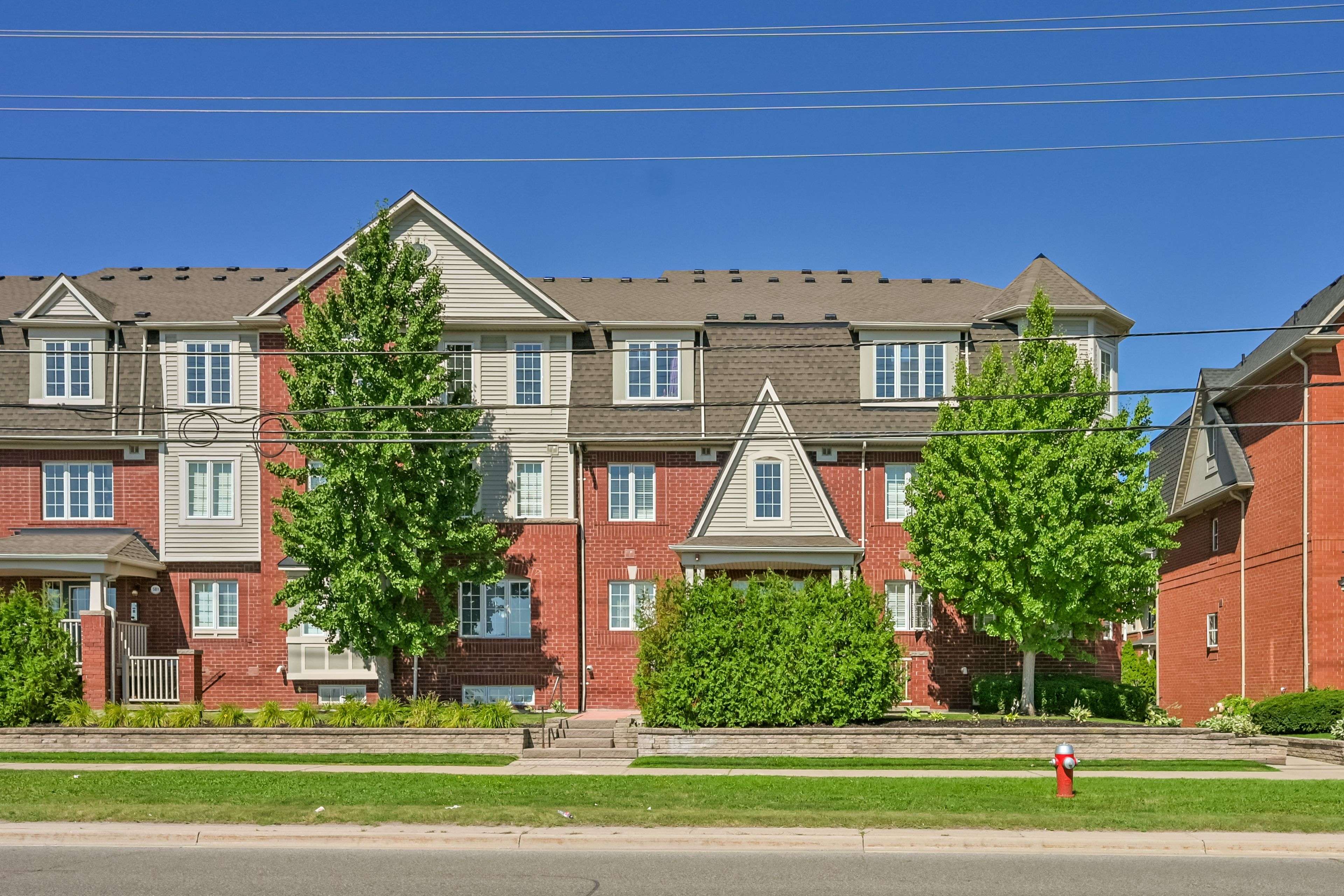 Mississauga, ON L5B 0B2,575 Dundas ST W #3