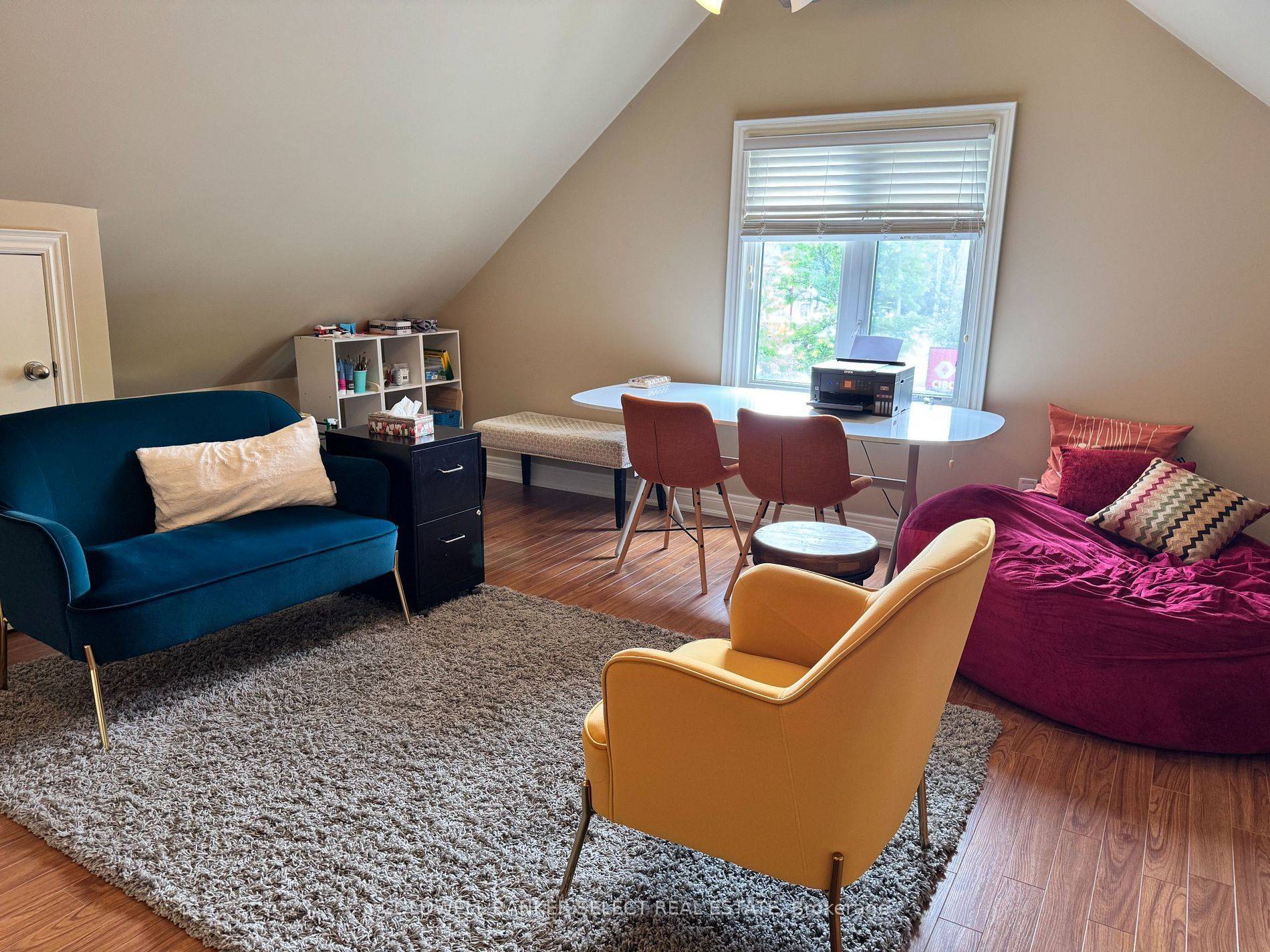 Caledon, ON L7C 1E8,15976 Airport RD #Upper