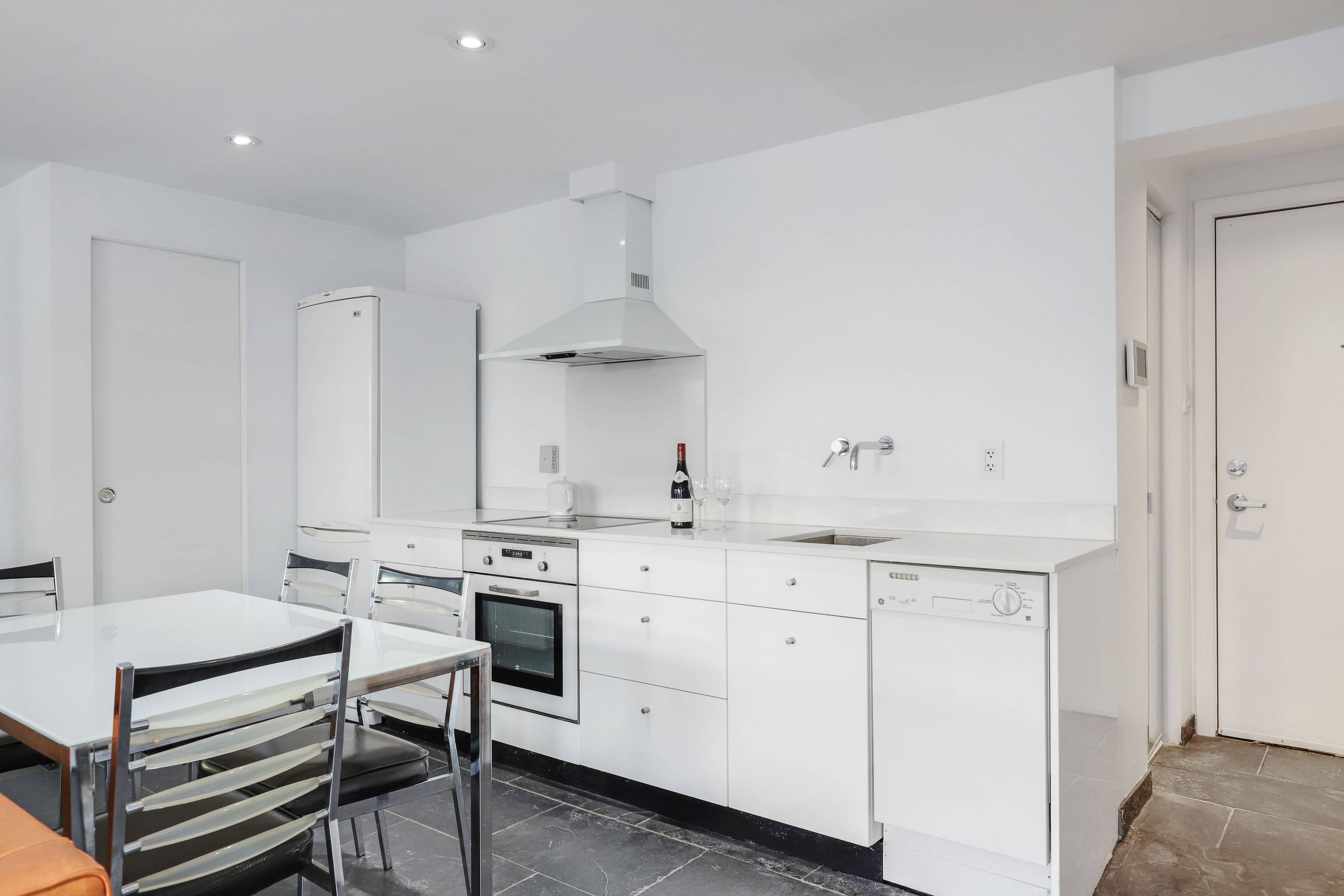 Lower Town - Sandy Hill, ON K1N 5V7,75 Heney ST #4