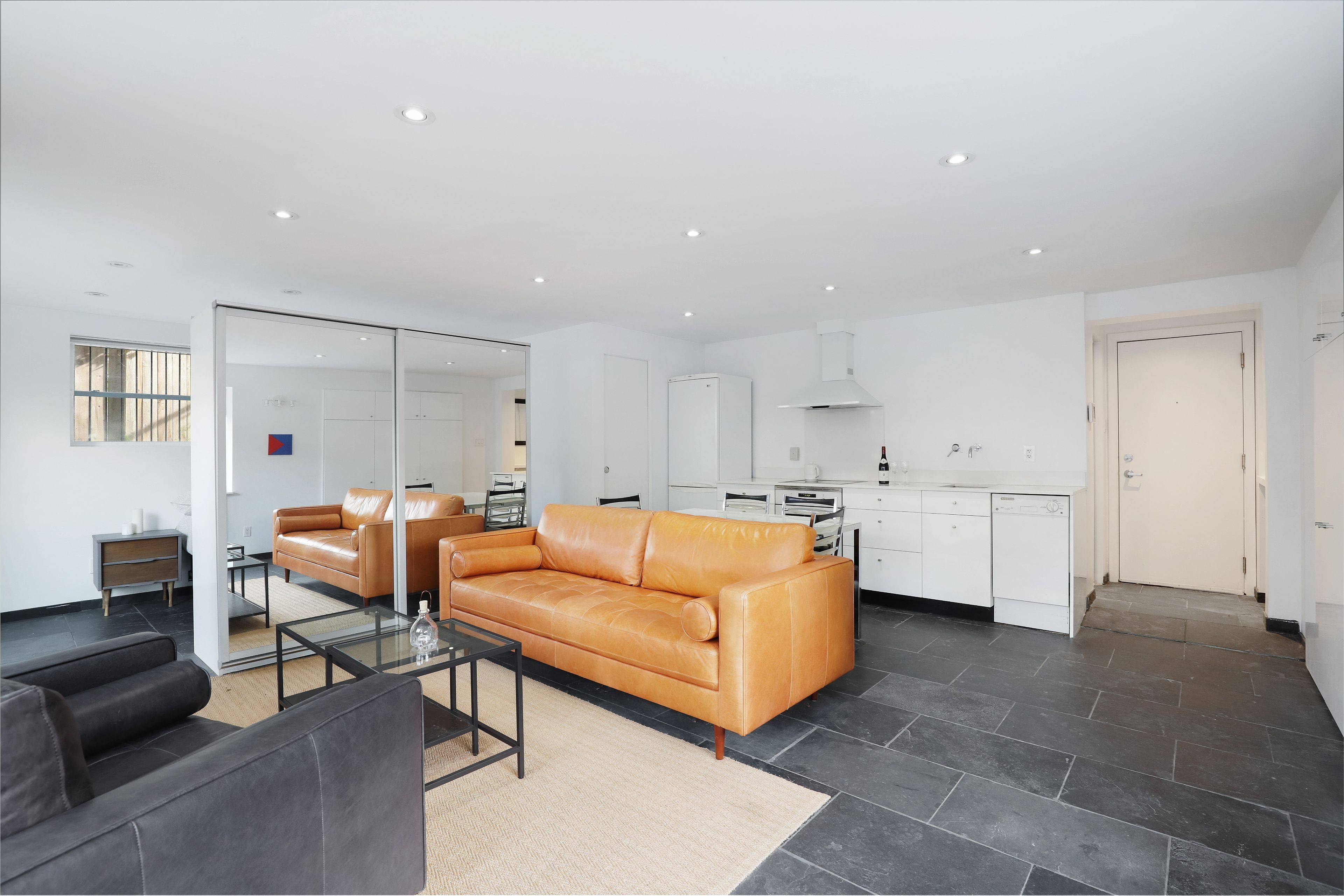 Lower Town - Sandy Hill, ON K1N 5V7,75 Heney ST #4