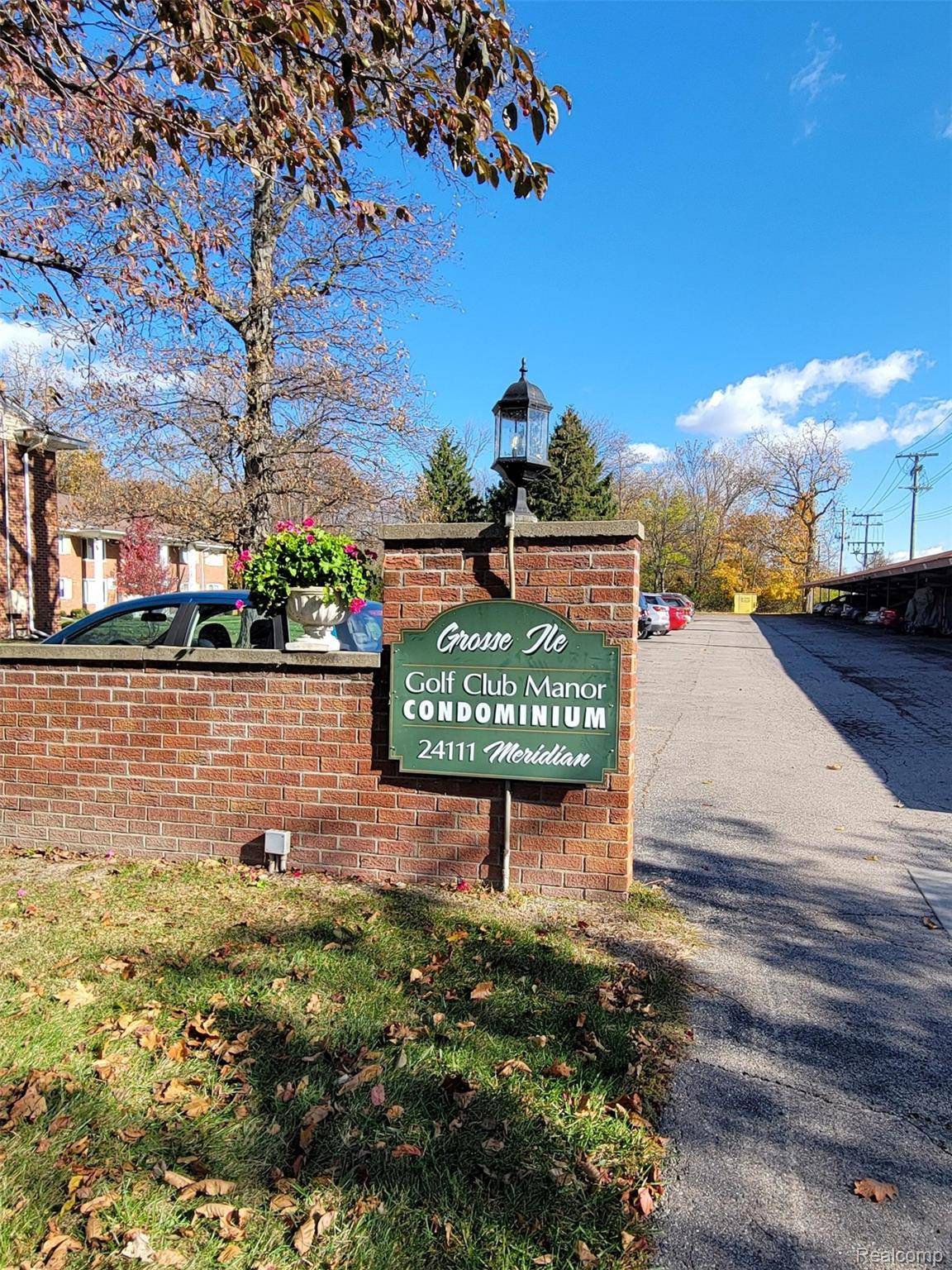 Grosse Ile, MI 48138,24111 Meridian RD N #120