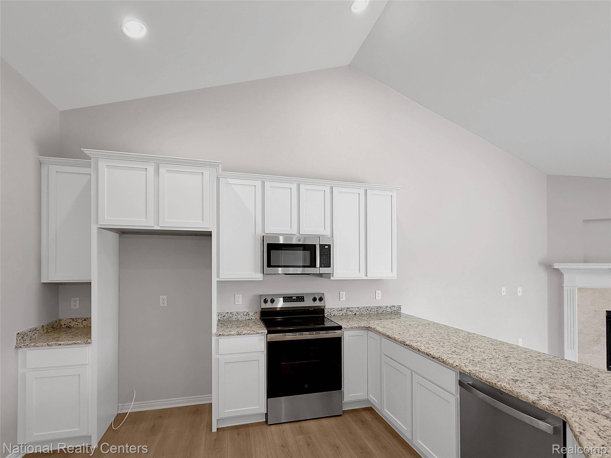 Lapeer, MI 48446,305 Devonshire DR #8