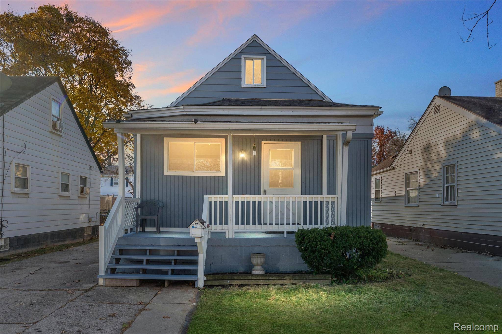 Harper Woods, MI 48225,20462 Hollywood ST