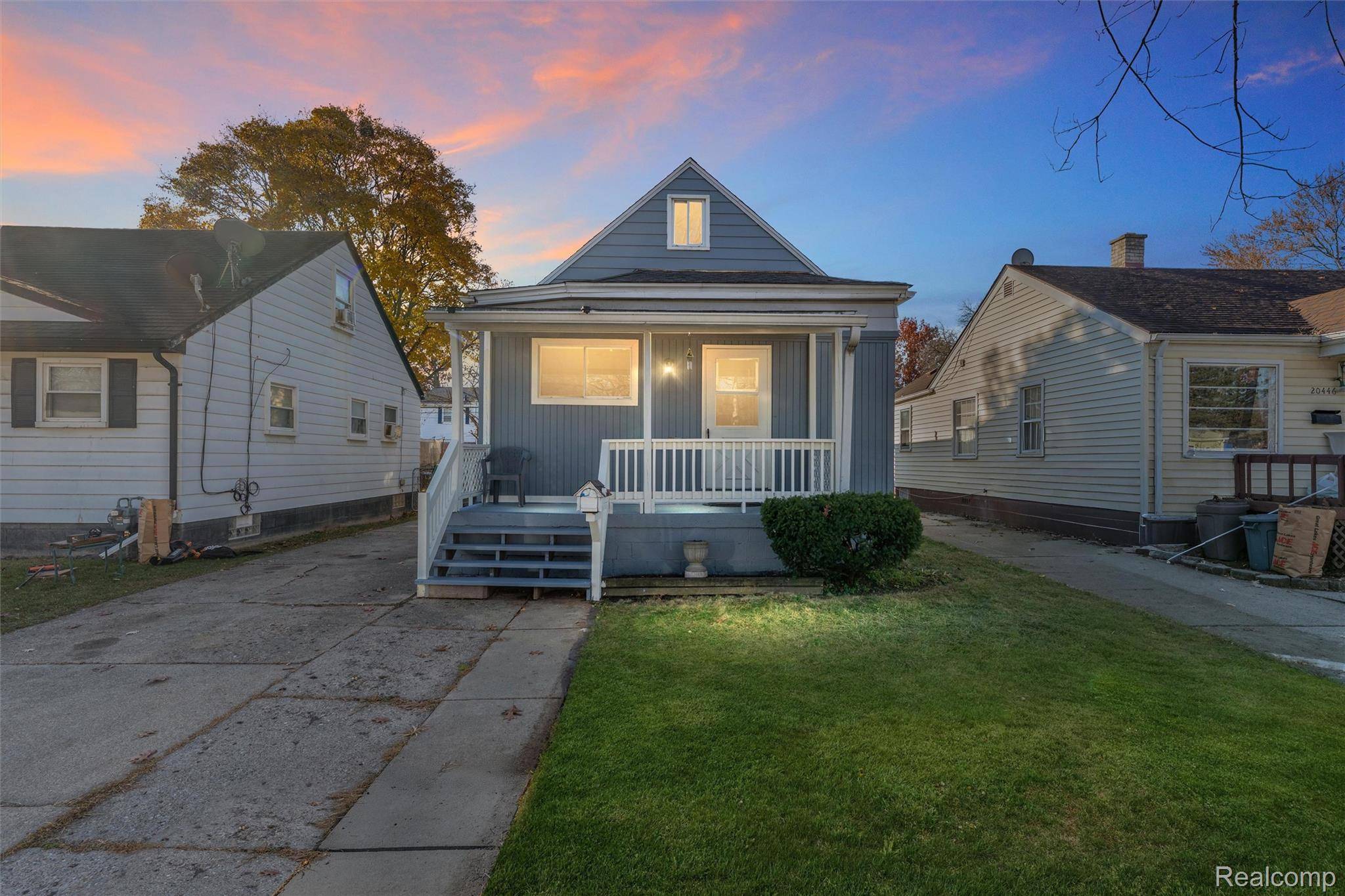 Harper Woods, MI 48225,20462 Hollywood ST