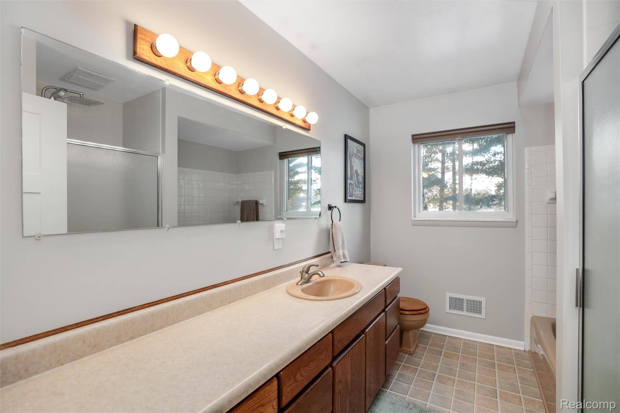 Van Buren, MI 48111,43220 Riggs RD