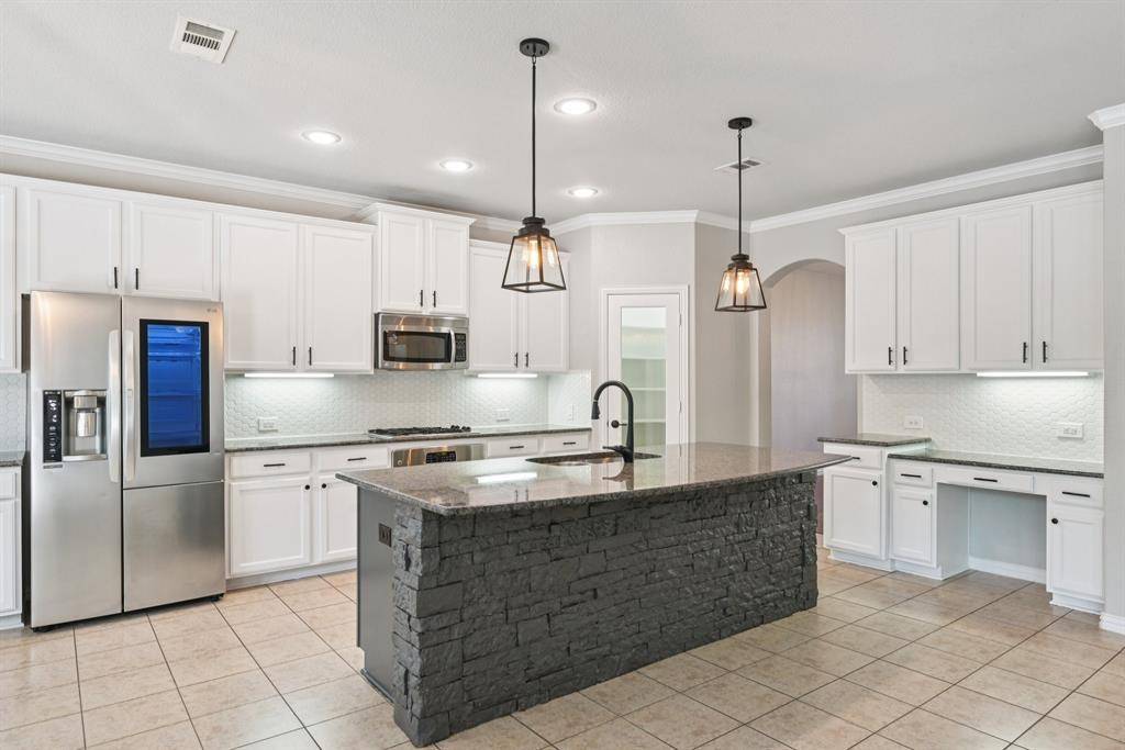 Roanoke, TX 76262,451 Bristol Street