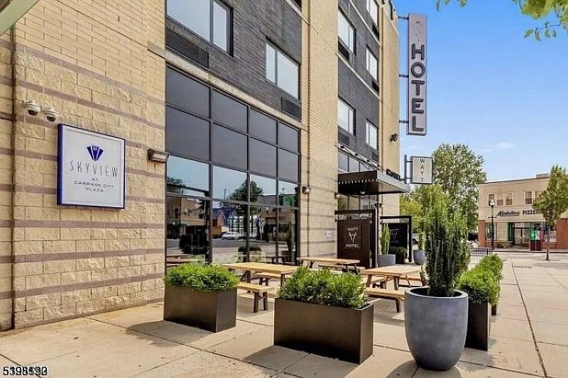 Rahway City, NJ 07065,1 Carriage City Plz U613 #613