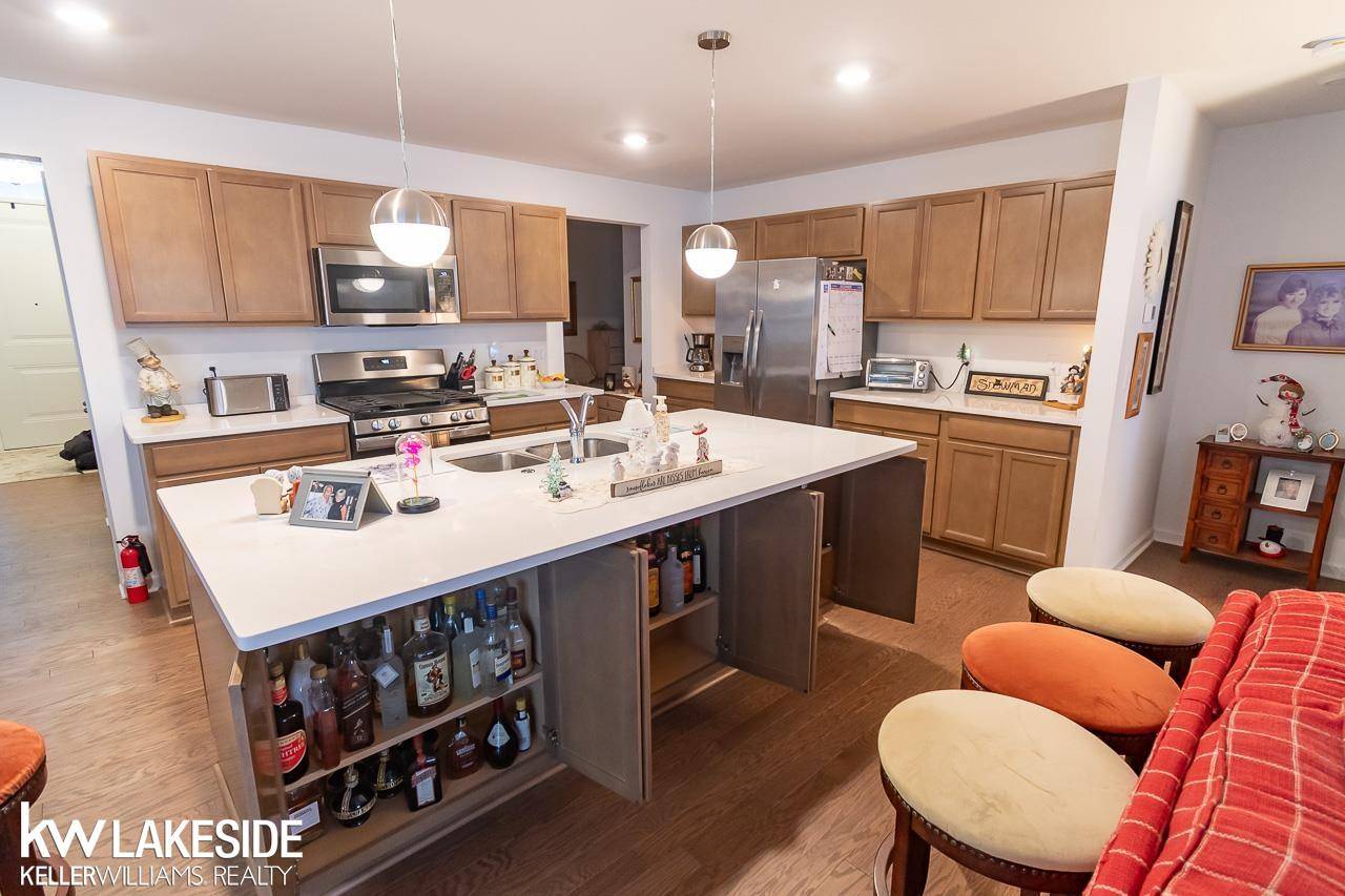 Macomb Twp, MI 48042,52649 Wellington Valley DR