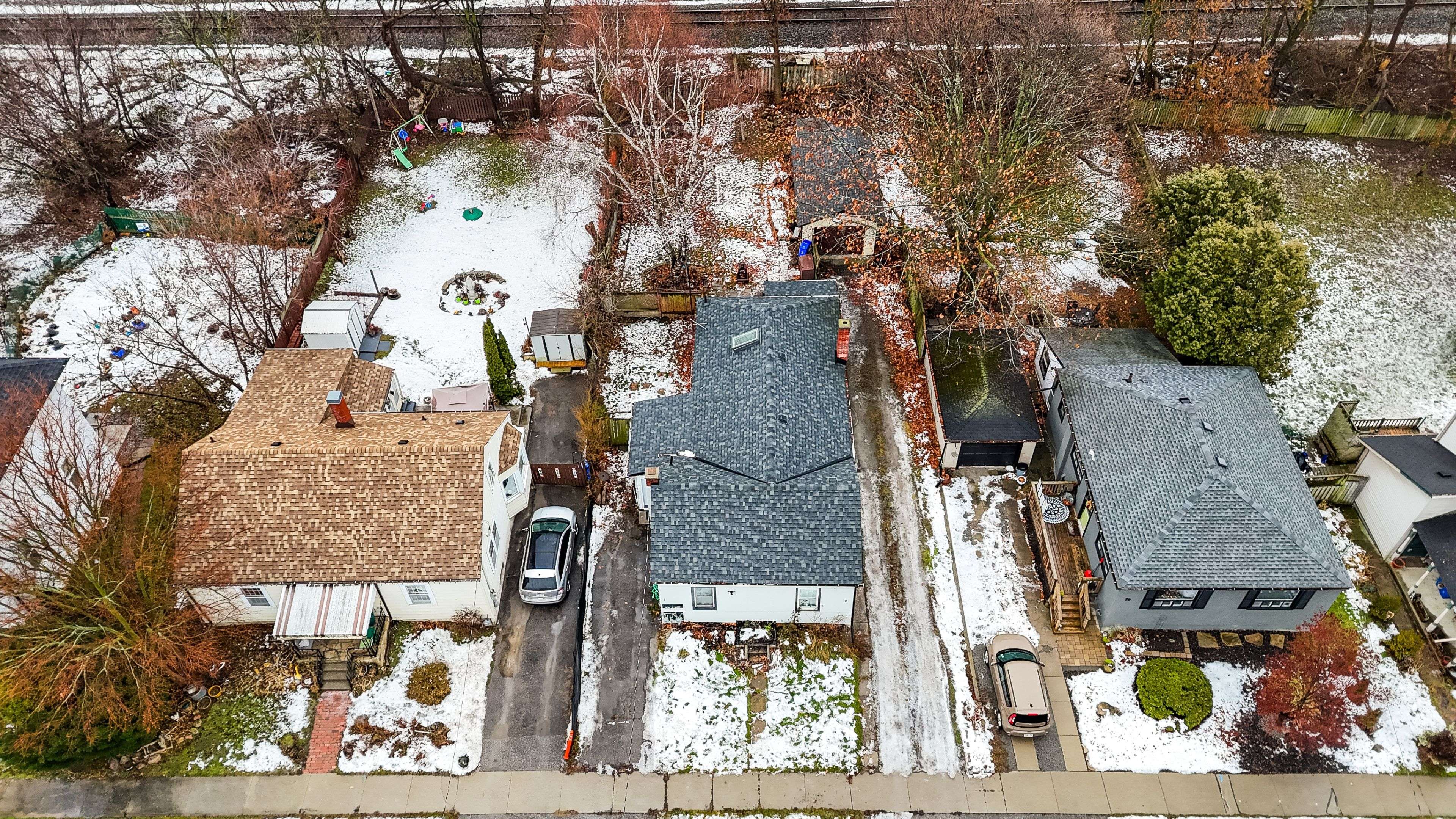 Oshawa, ON L1H 2V1,75 Avenue ST #1-2