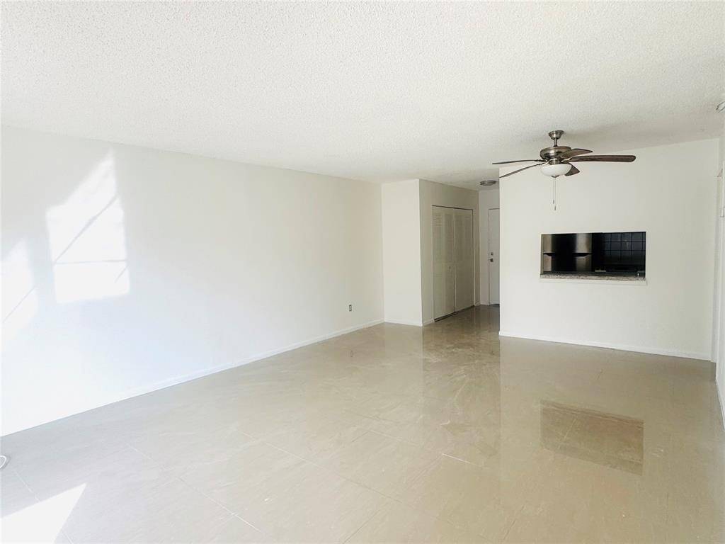 Lauderdale Lakes, FL 33313,4848 NW 24th Ct #330