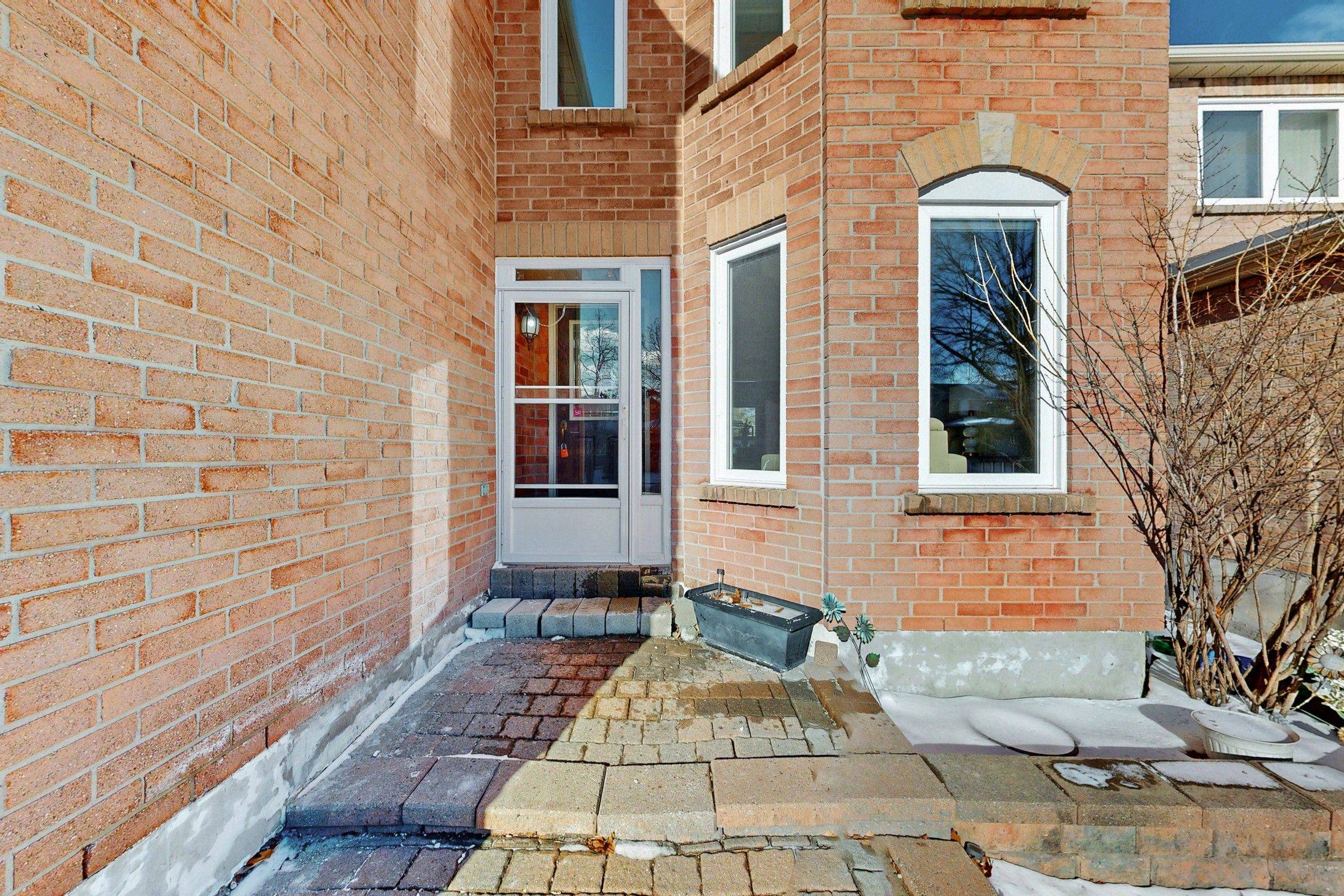 Vaughan, ON L4J 7C2,204 Chelwood DR