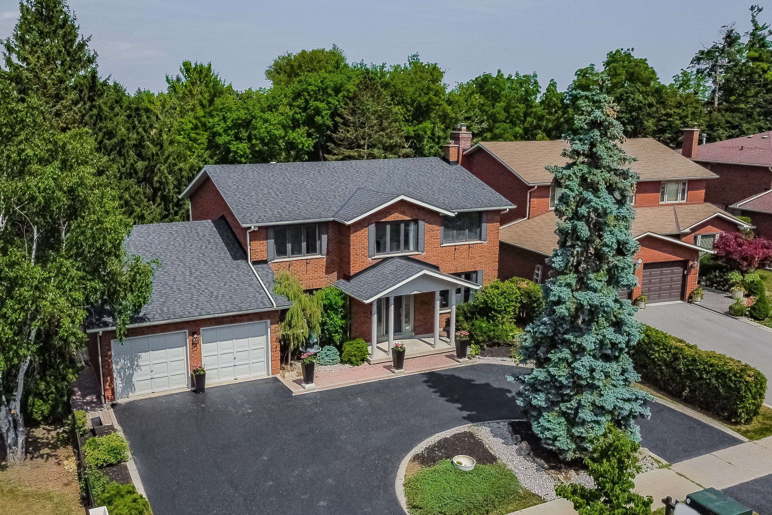 Vaughan, ON L4L 3G5,85 Villa Park DR #Upper & Main Levels