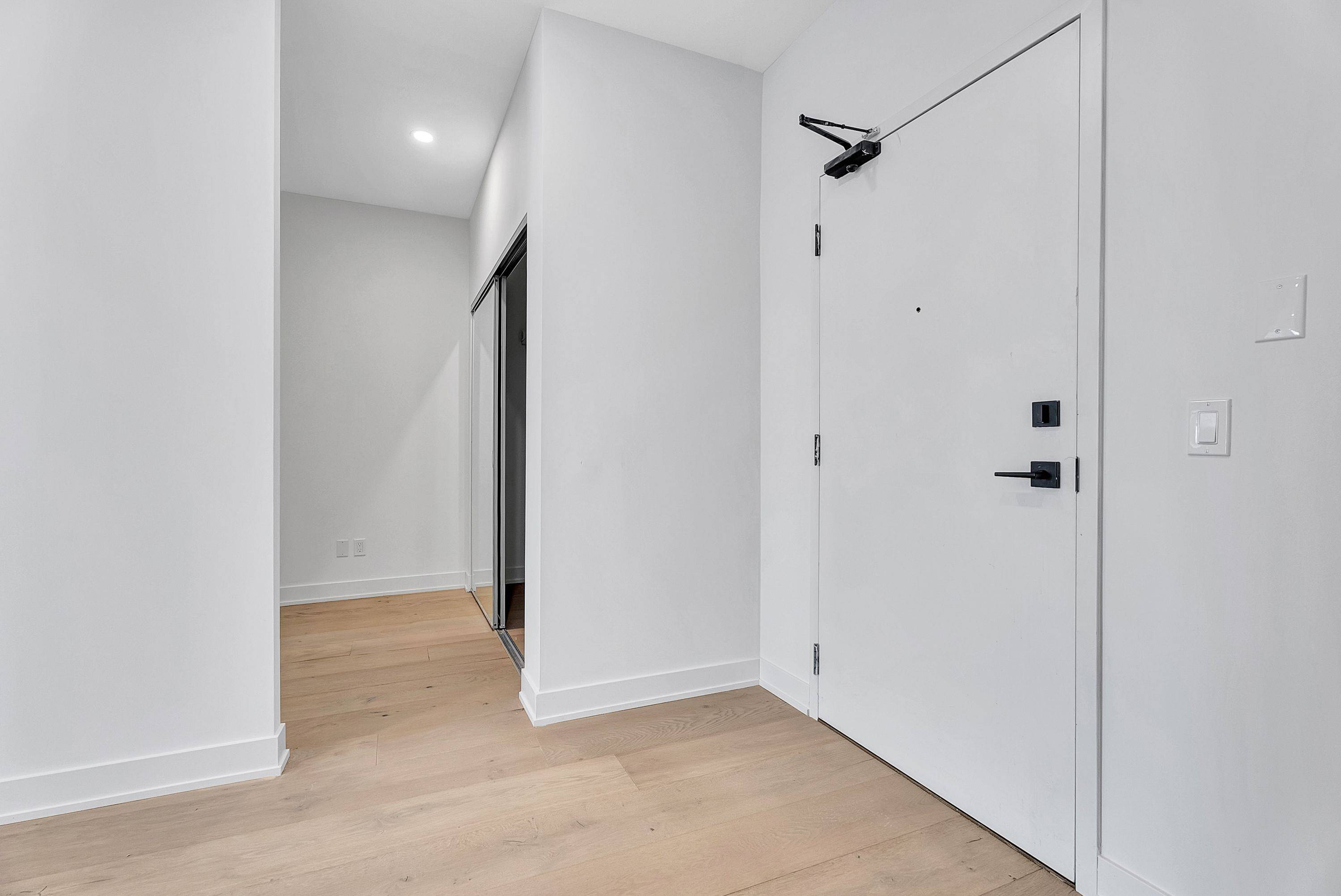 Oakville, ON L6H 3R8,2485 Taunton RD #112