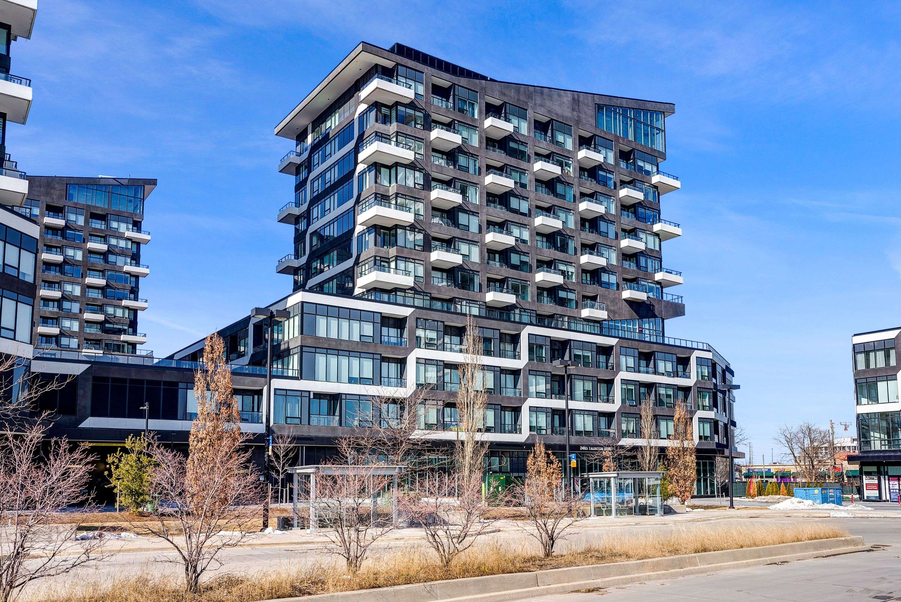 Oakville, ON L6H 3R8,2485 Taunton RD #112