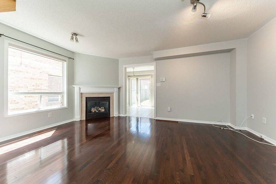 Brampton, ON L7A 2H9,37 Lonestar CRES