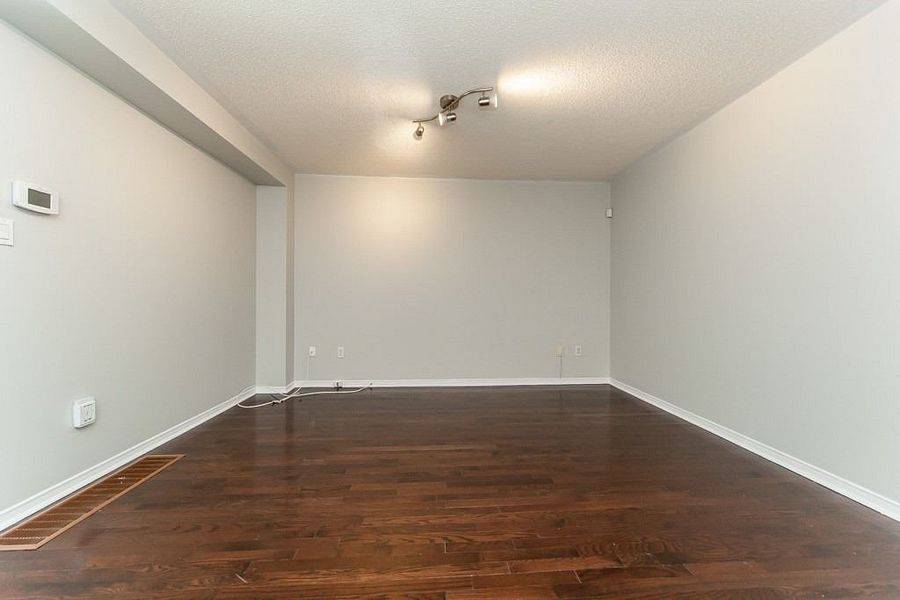 Brampton, ON L7A 2H9,37 Lonestar CRES