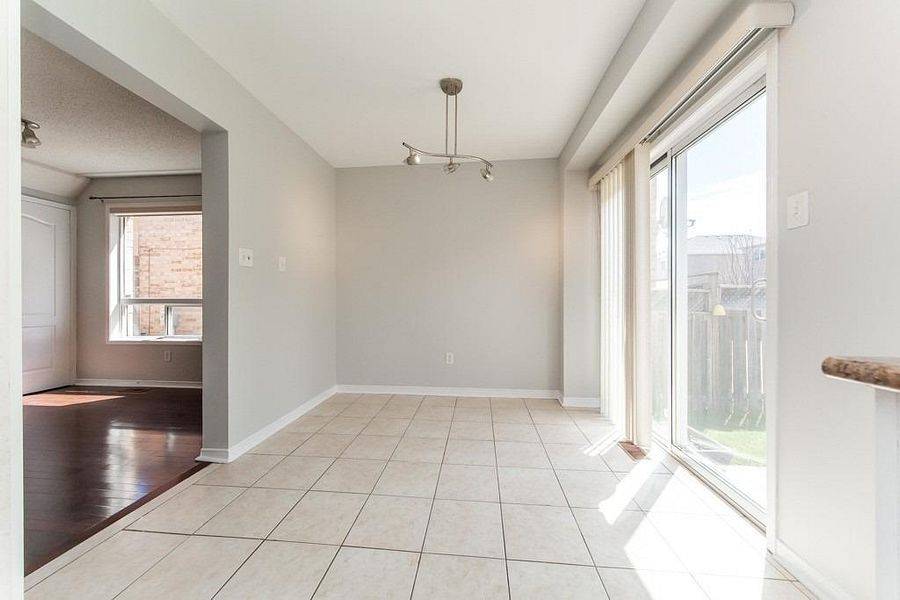 Brampton, ON L7A 2H9,37 Lonestar CRES