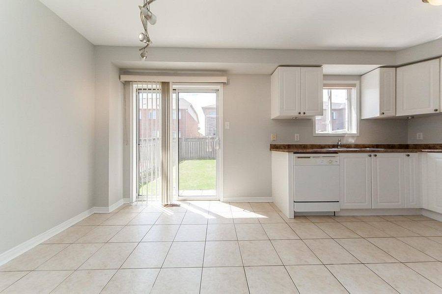 Brampton, ON L7A 2H9,37 Lonestar CRES