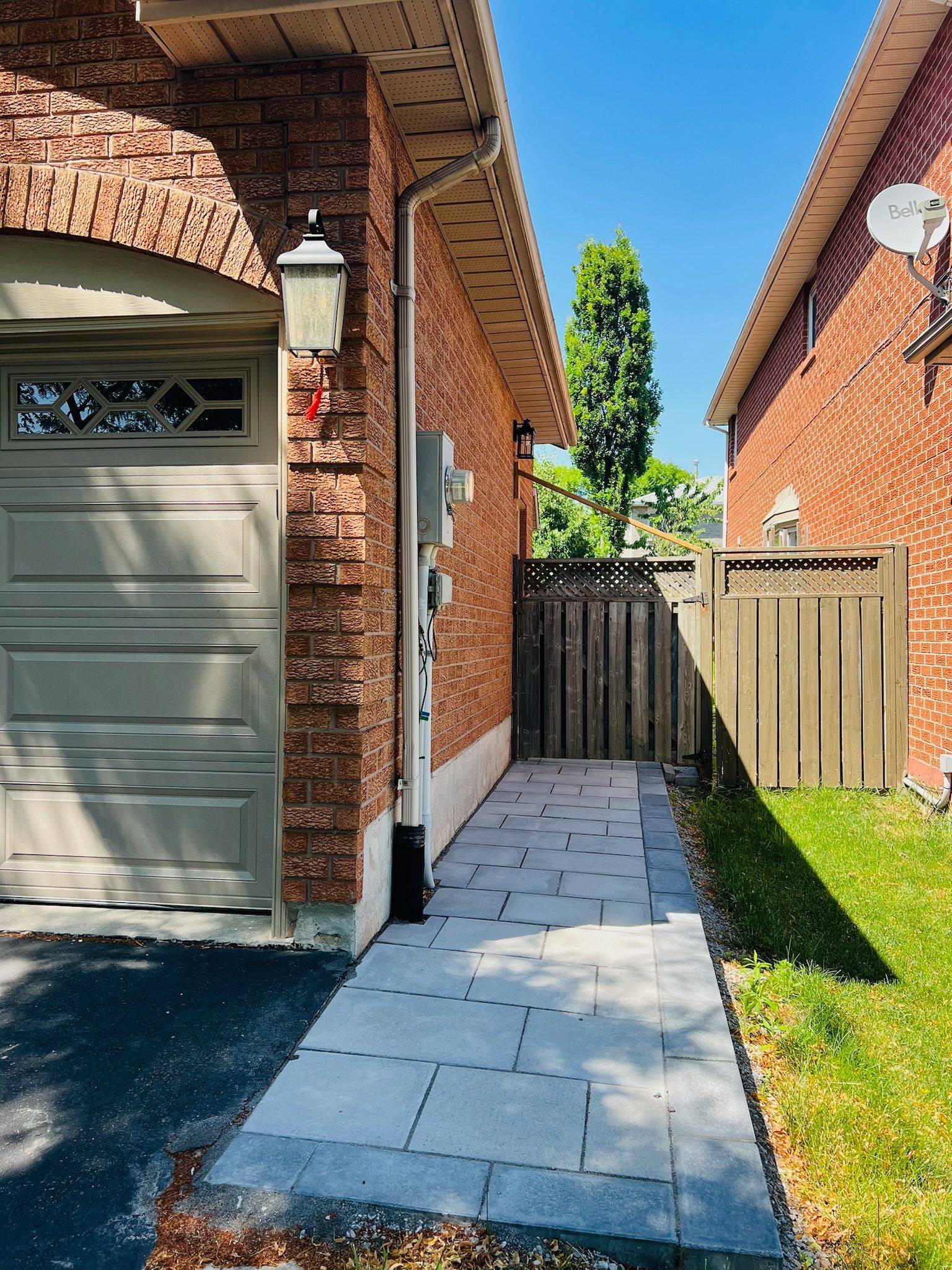 Oakville, ON L6J 6Z4,2807 Guilford CRES #Basement