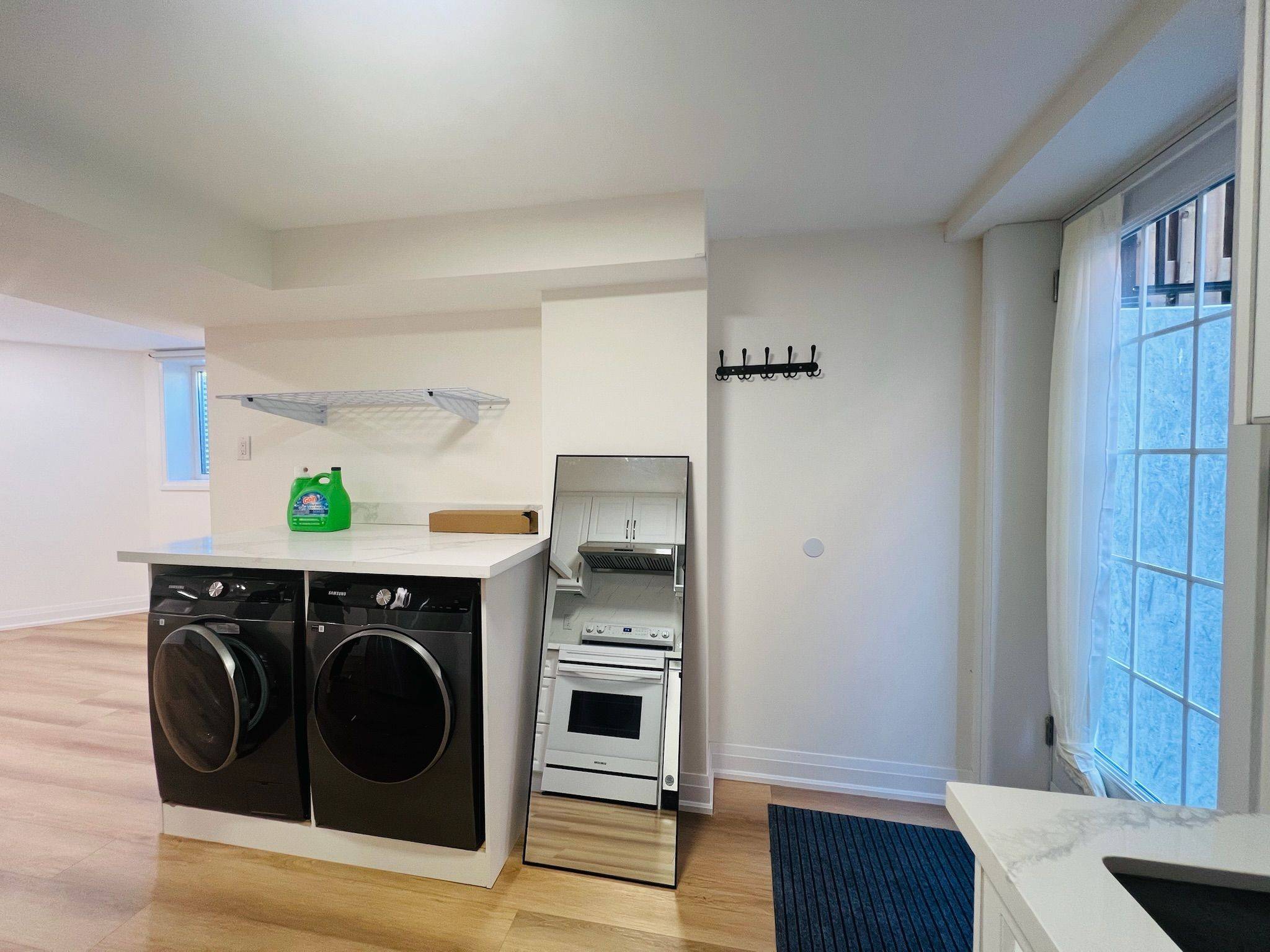 Oakville, ON L6J 6Z4,2807 Guilford CRES #Basement