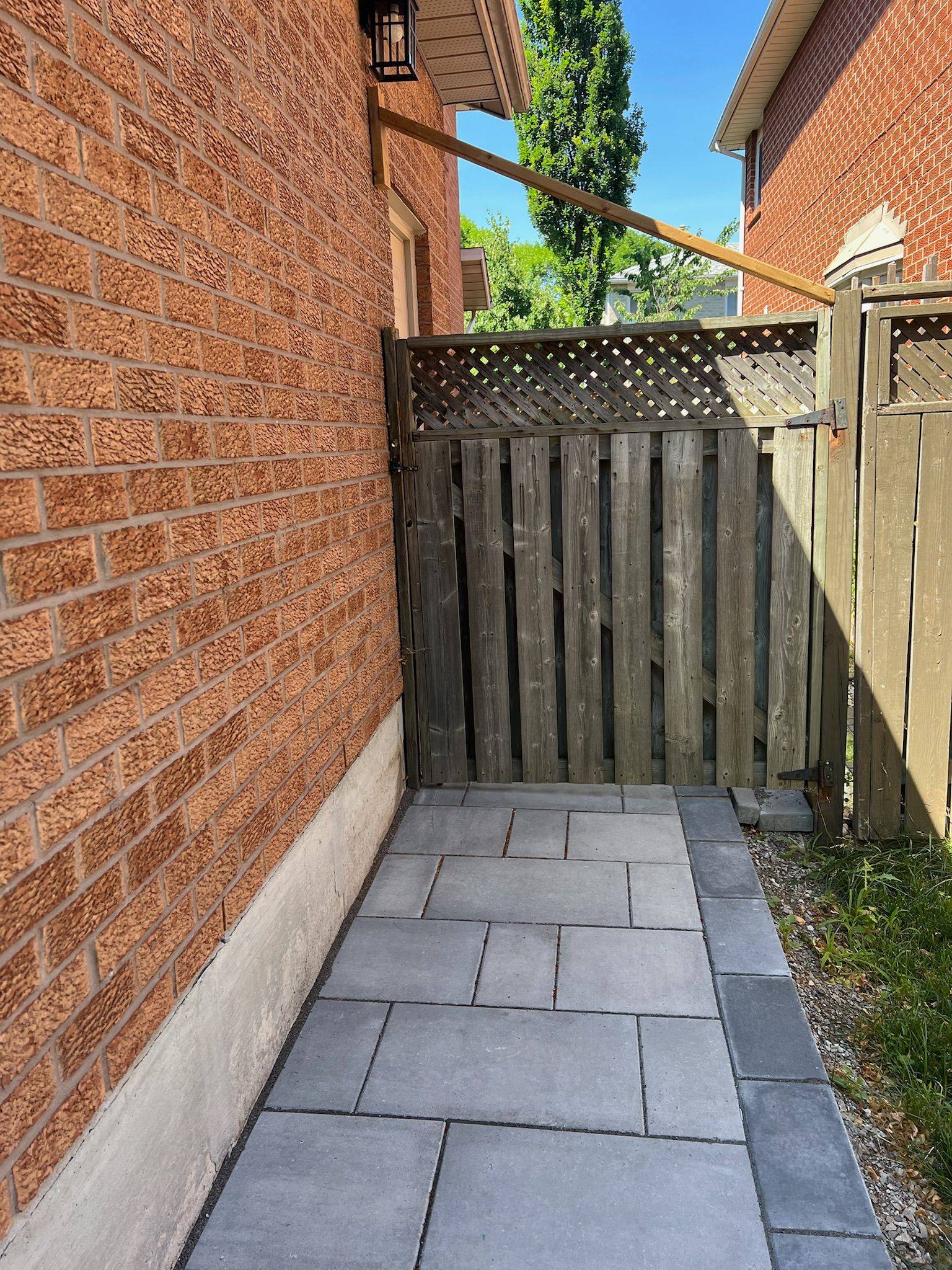 Oakville, ON L6J 6Z4,2807 Guilford CRES #Basement