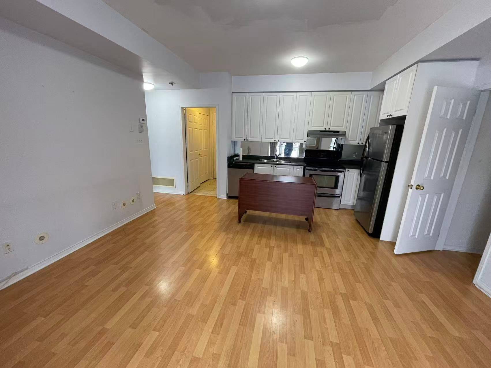 Mississauga, ON L5M 8C5,4975 Southampton DR #266